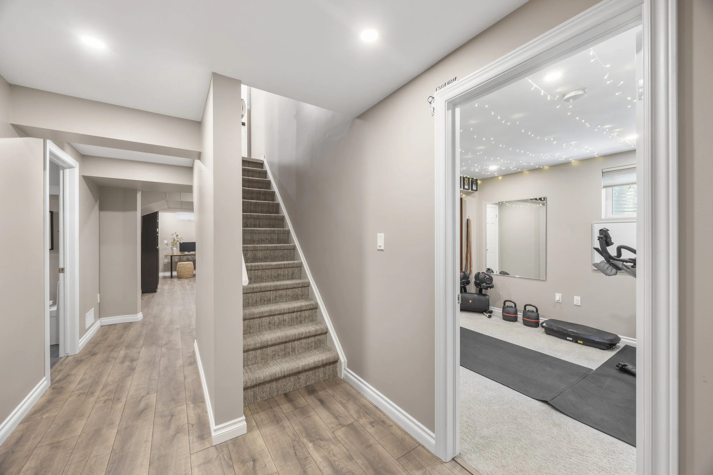 245 Ensign Cres -36.JPG