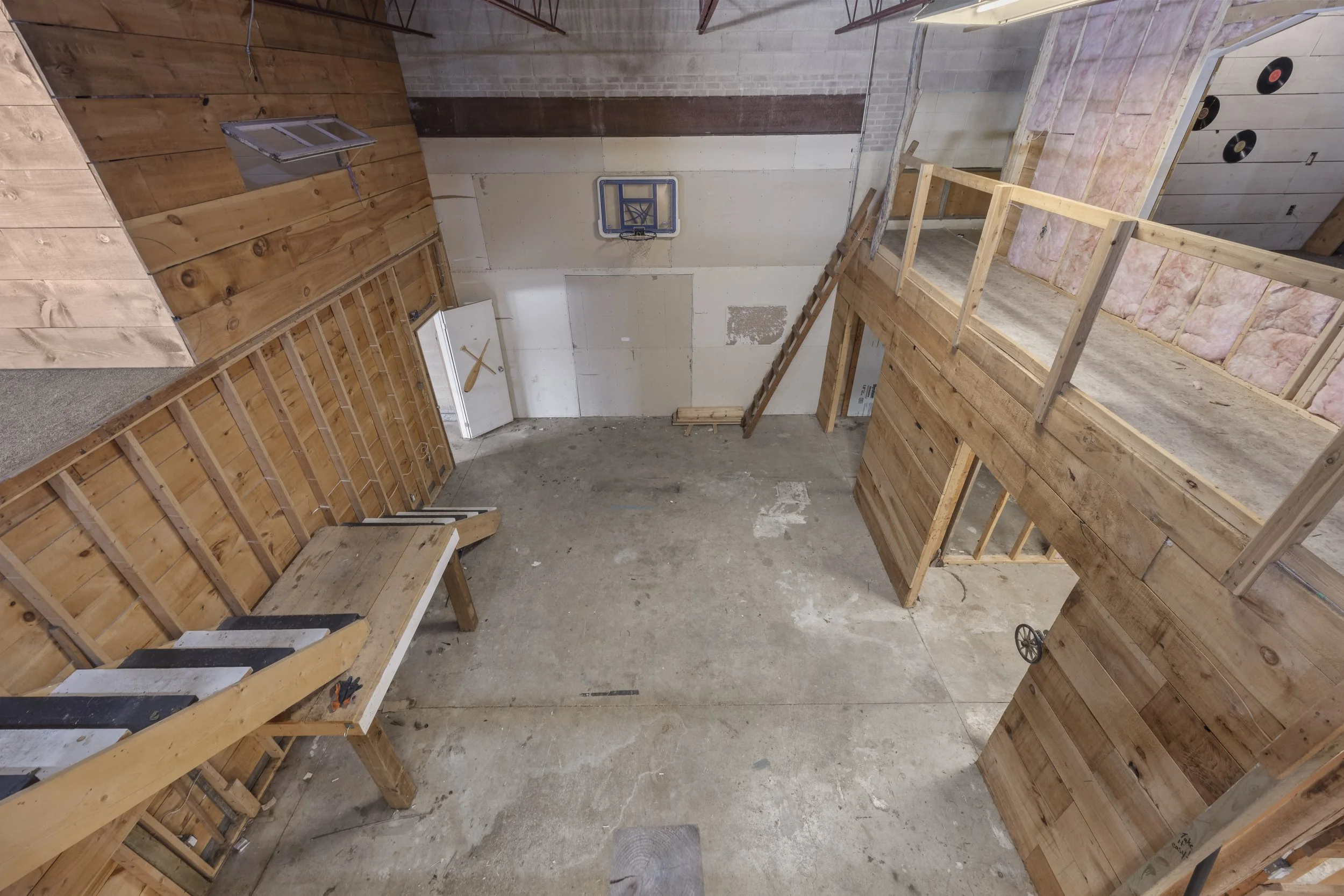 7024 Kilbourne Rd -16.JPG