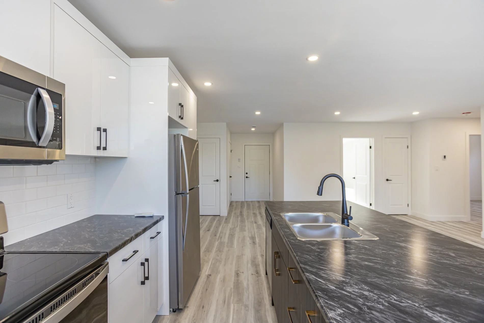 285 William St - Unit 4_07.JPG