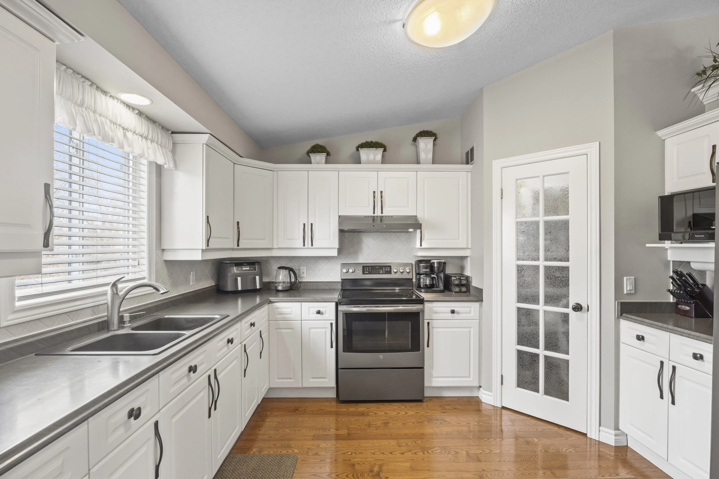 4 Oakwood Crt -18.JPG