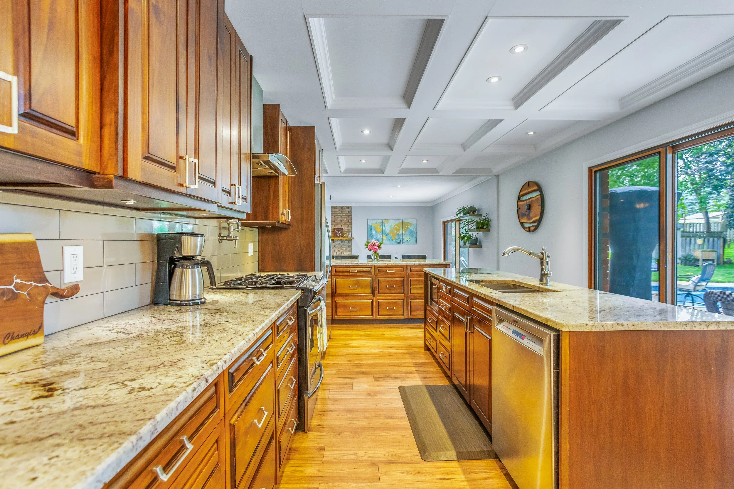 272 Chittick Cres-15.jpg