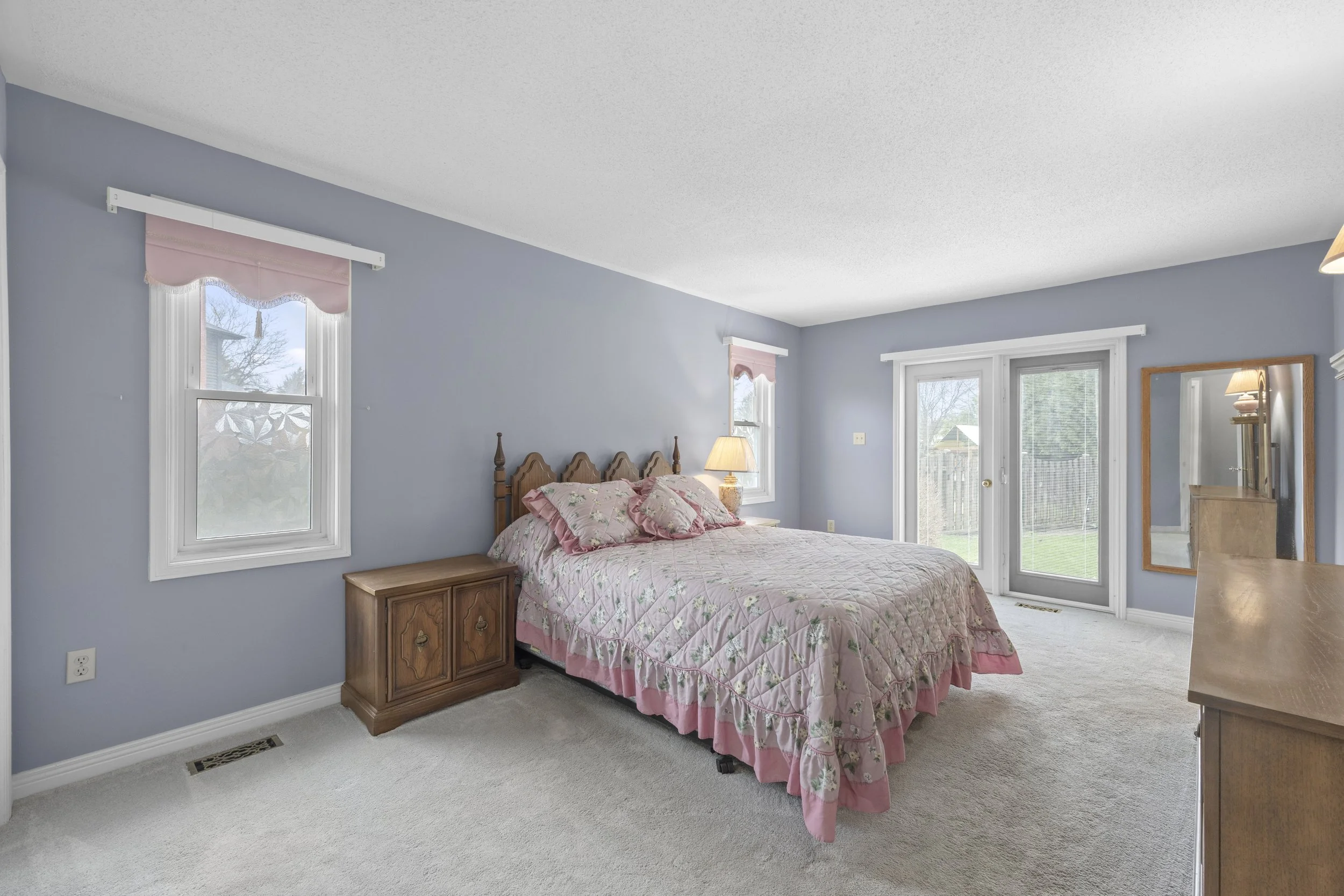 7069 Diane Cres -27.JPG