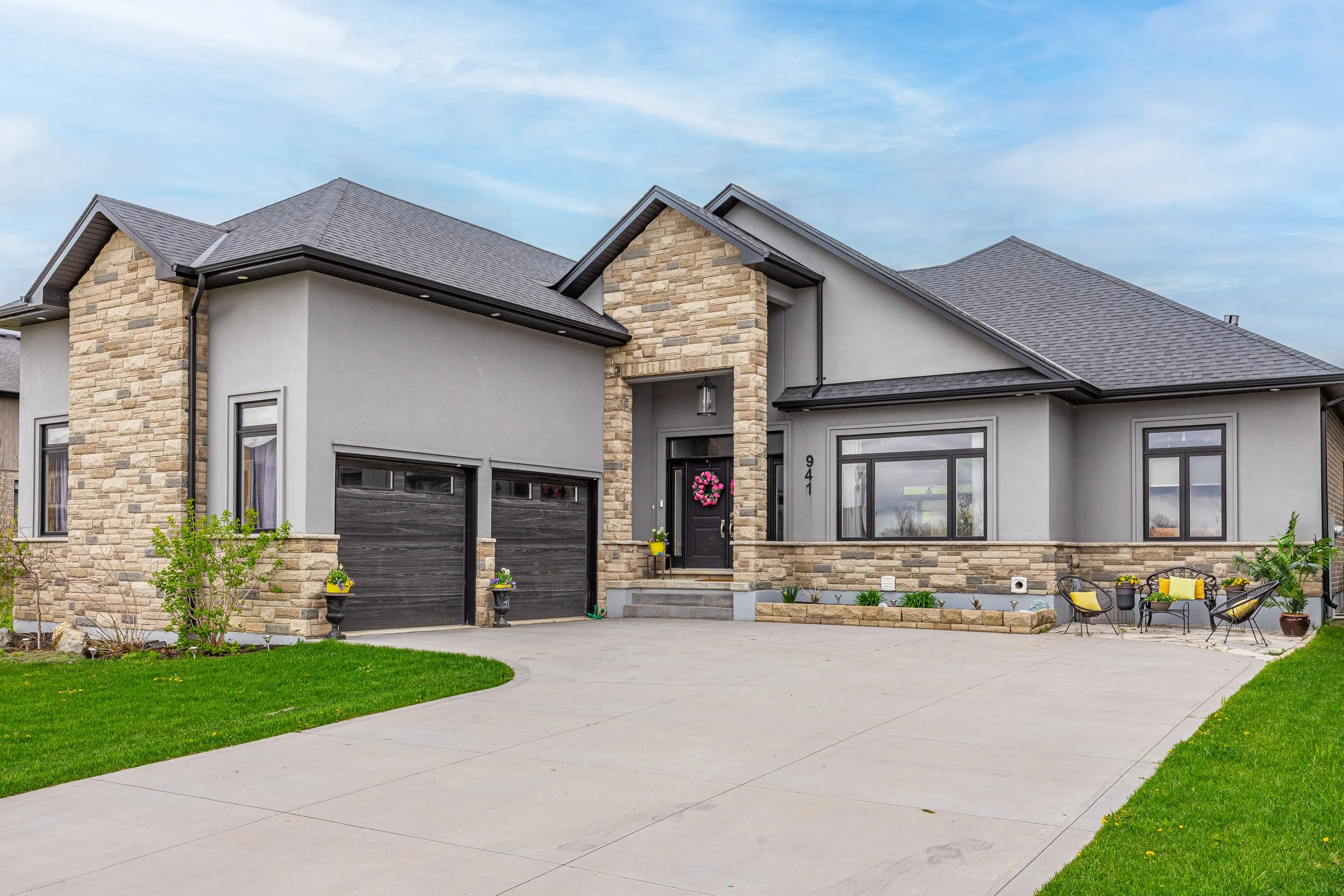 941 Longworth Rd -01.jpg