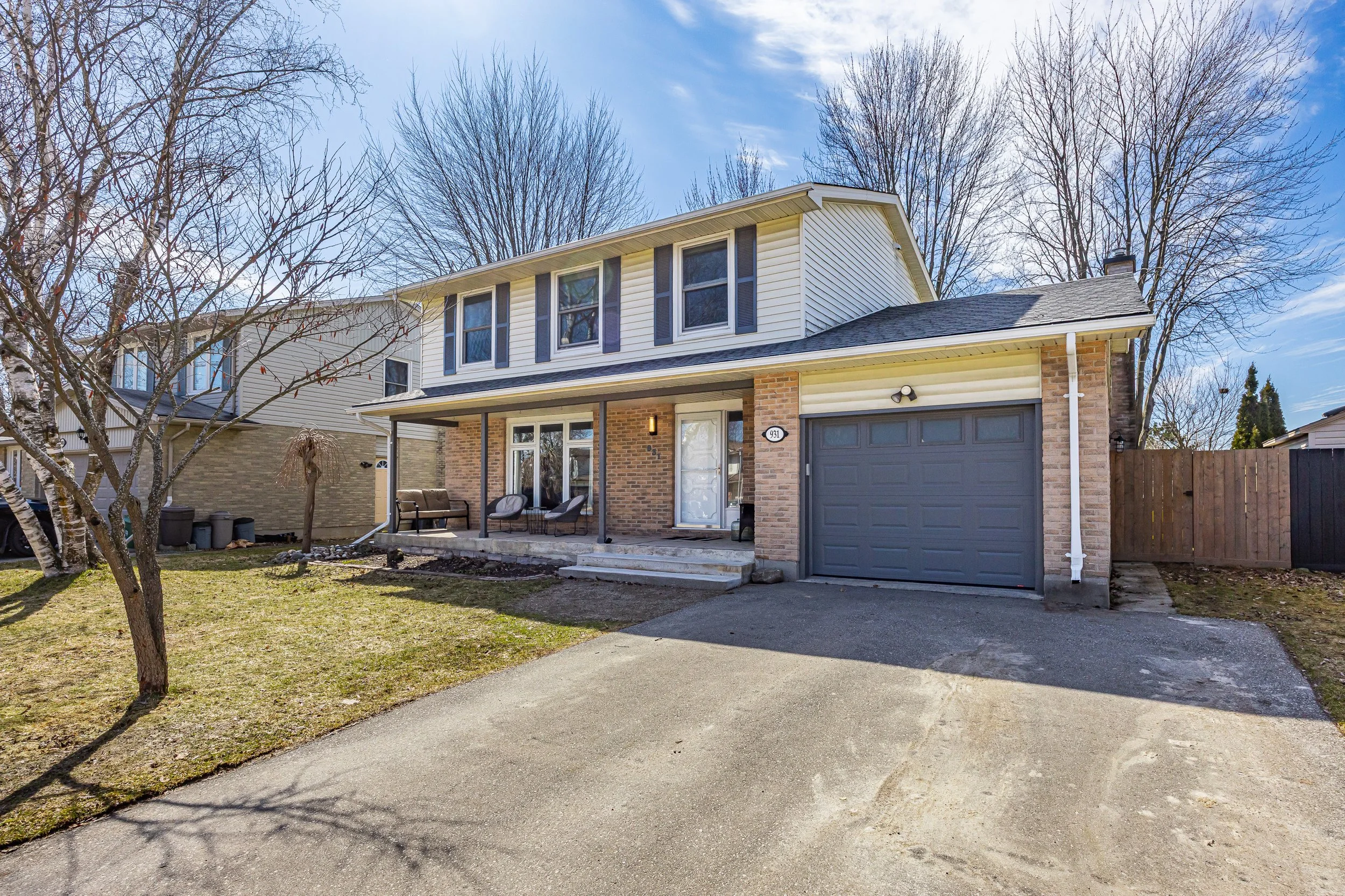 931 Farnham Rd -01.jpg