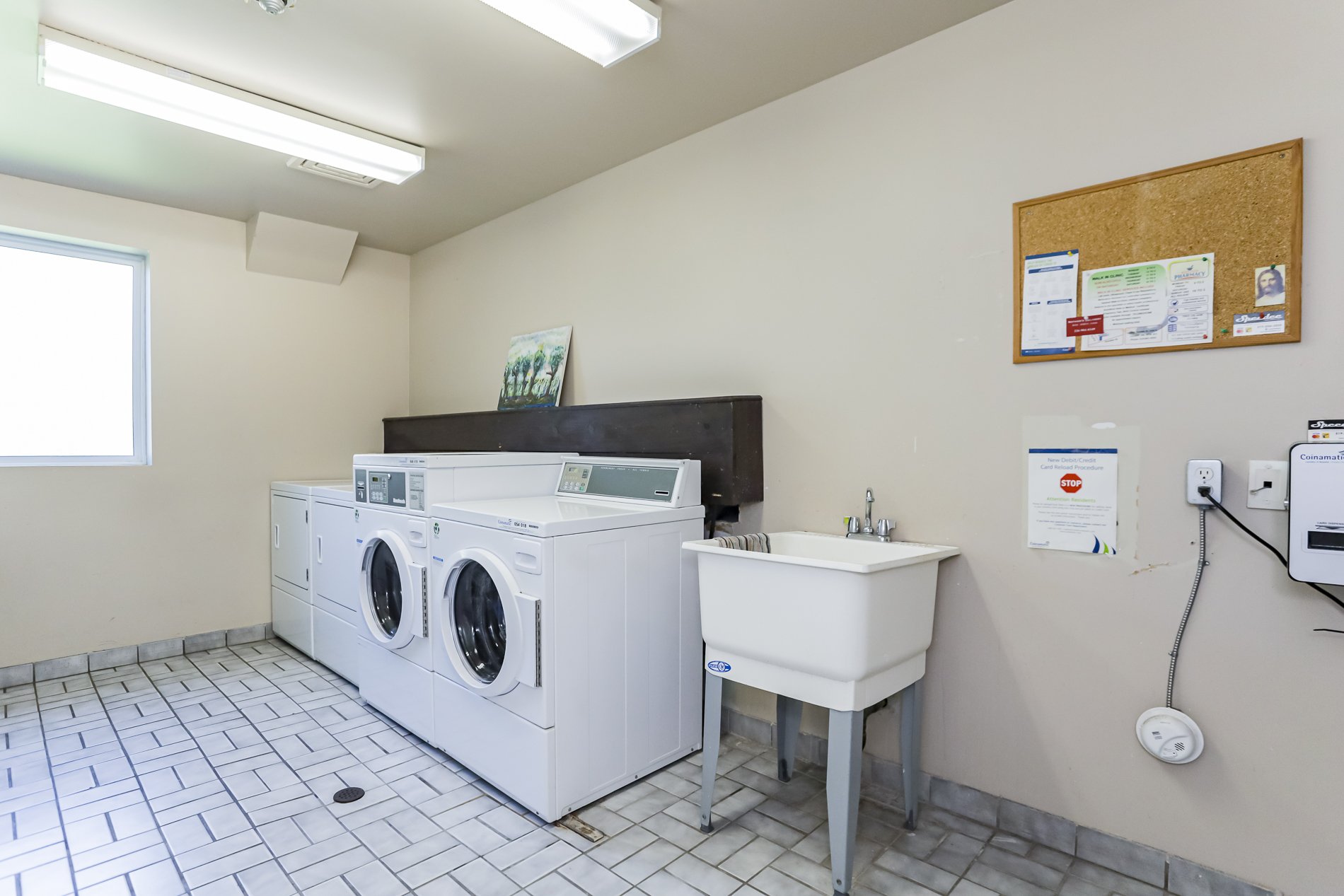 212-1447 Huron St_17.jpg