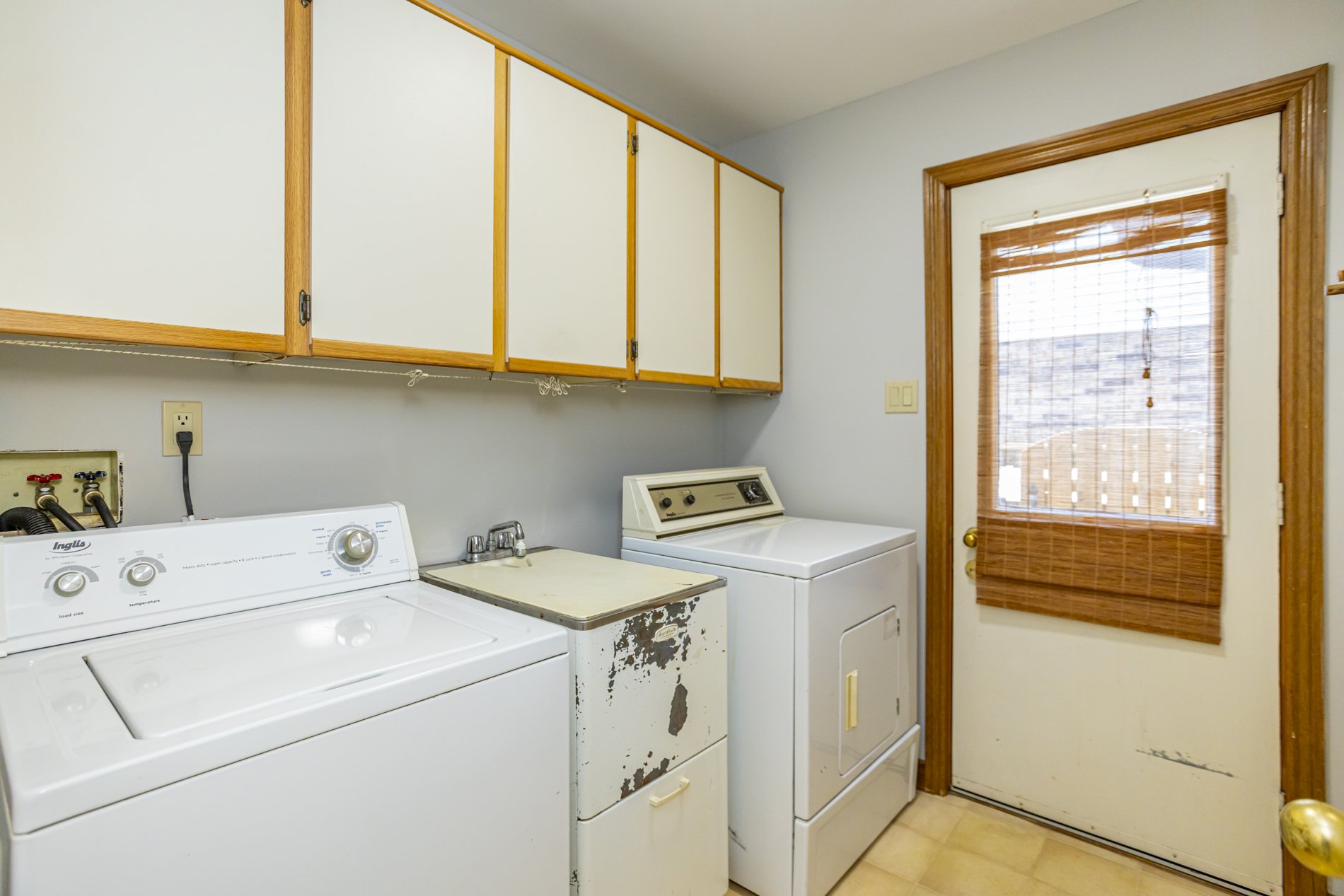 70 Thumnderbird Cres_24.JPG