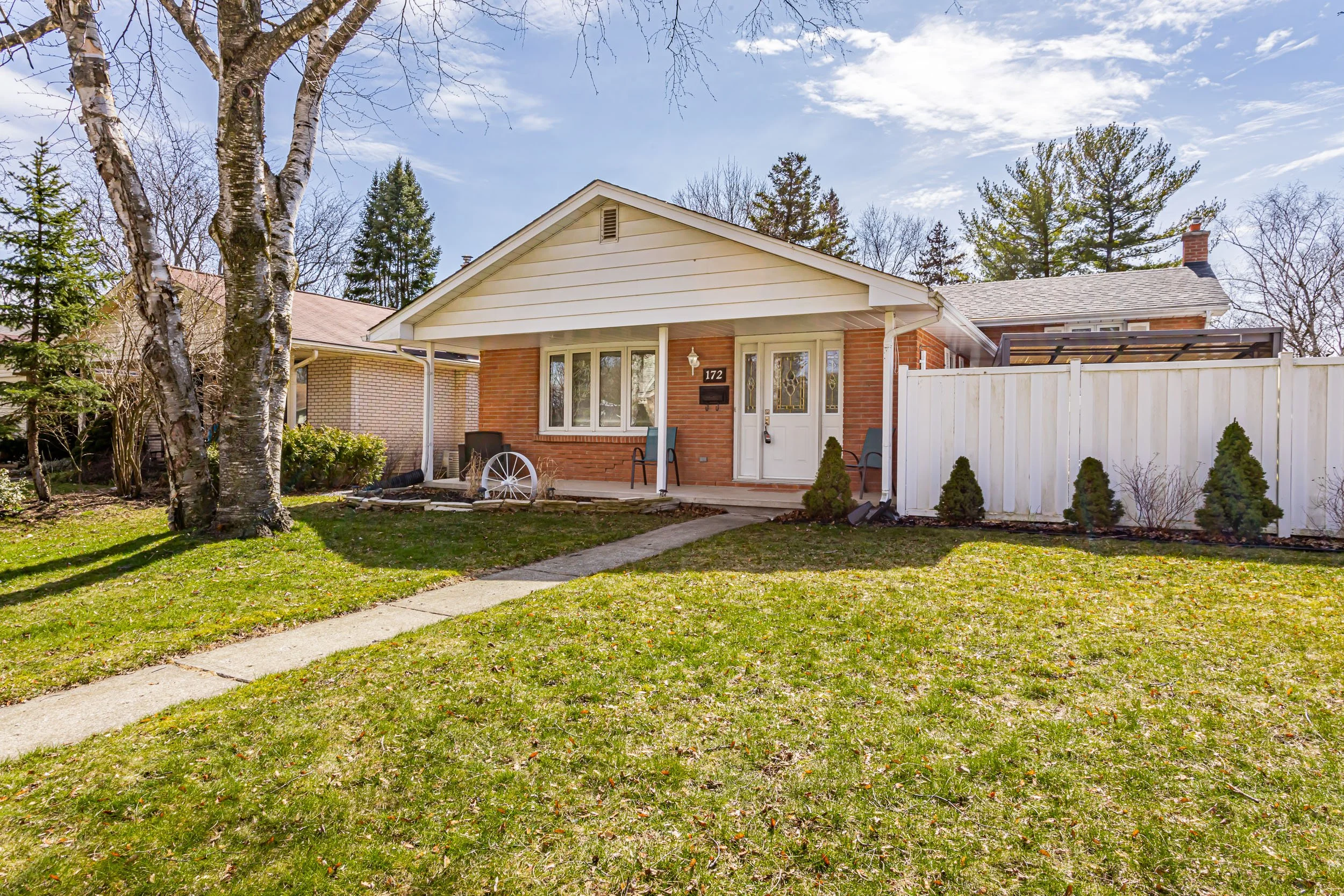 172 Wakefield Cres-1.jpg