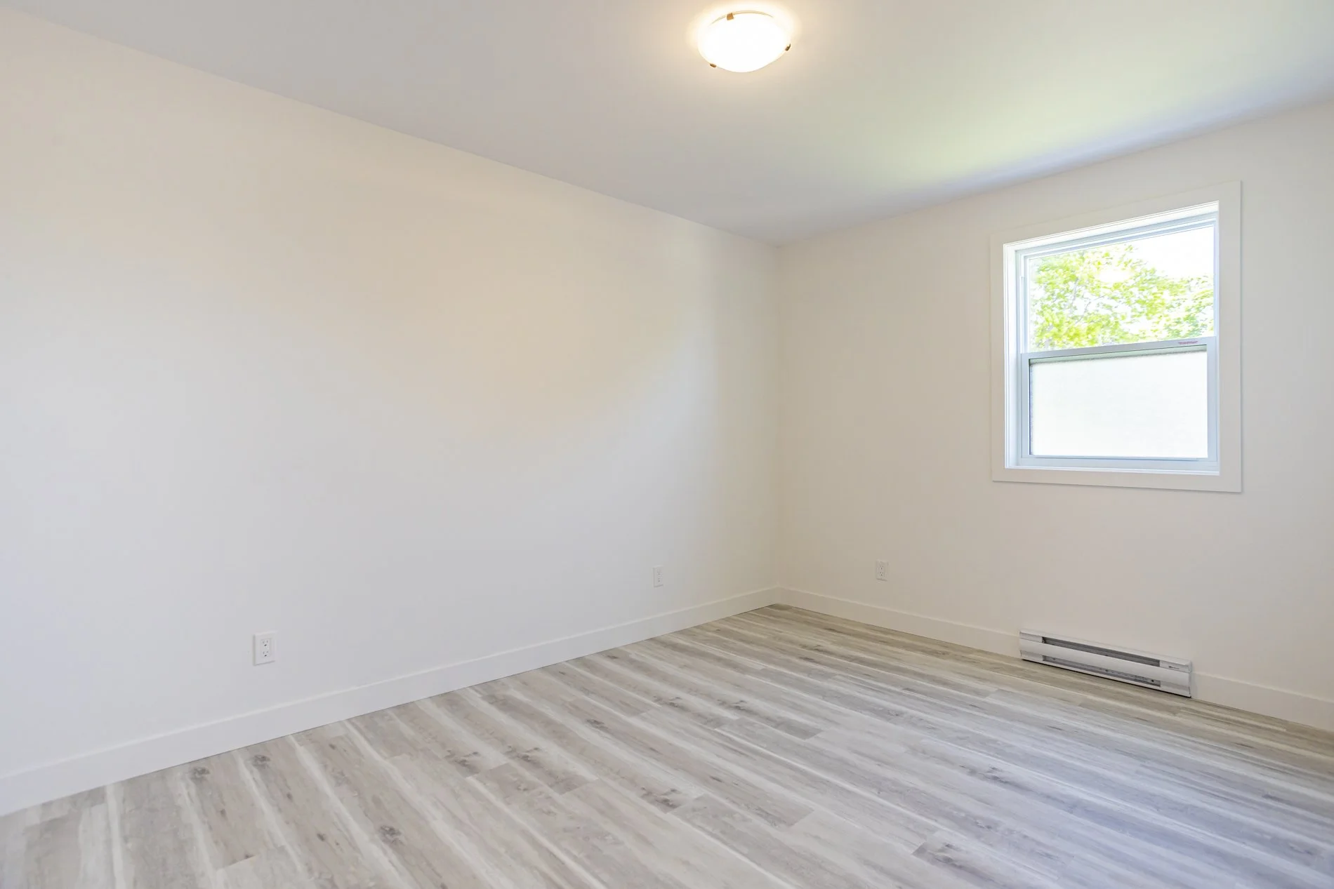 285 William St - Unit 4_11.JPG