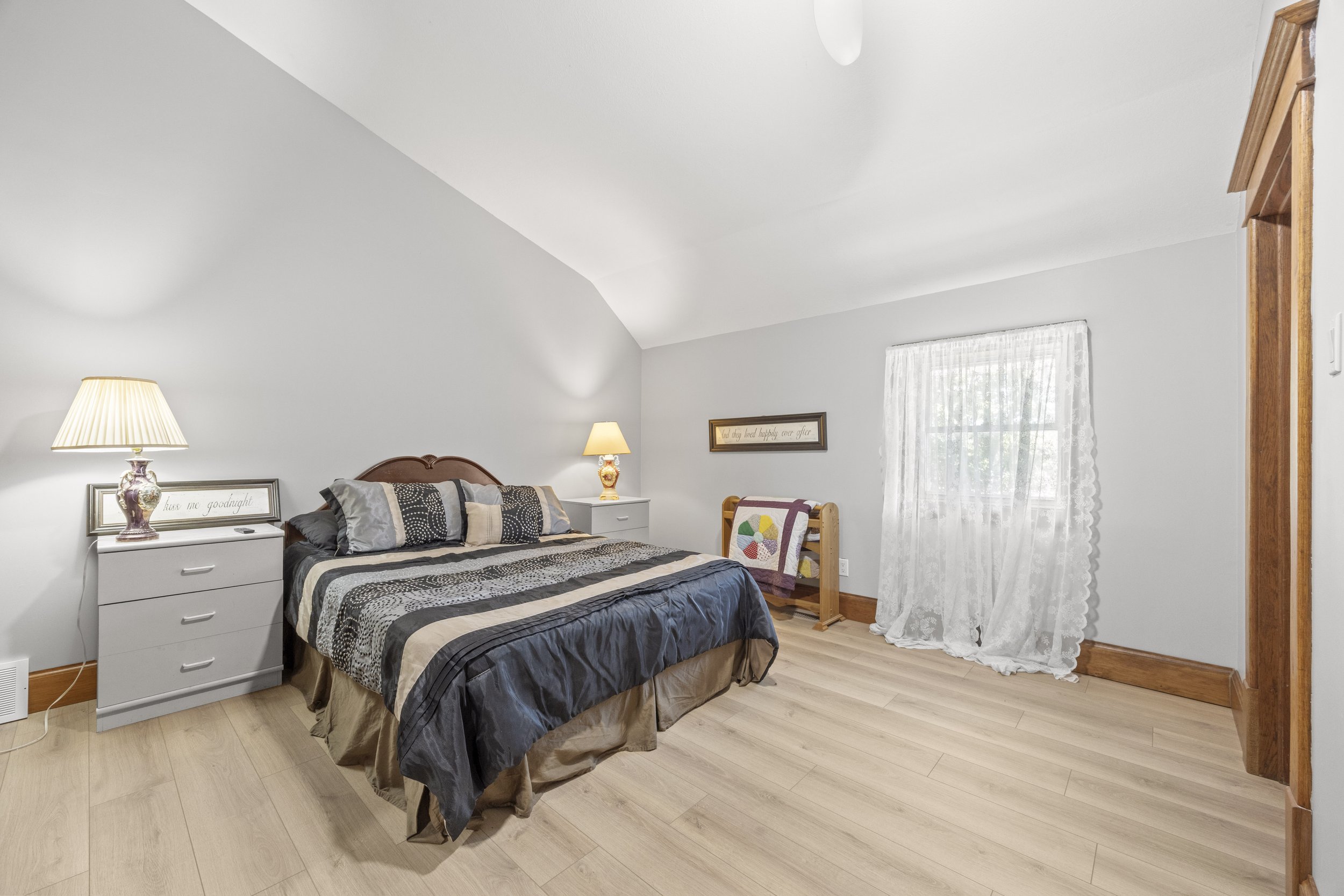 3229 Mcgillivray Dr -27.JPG