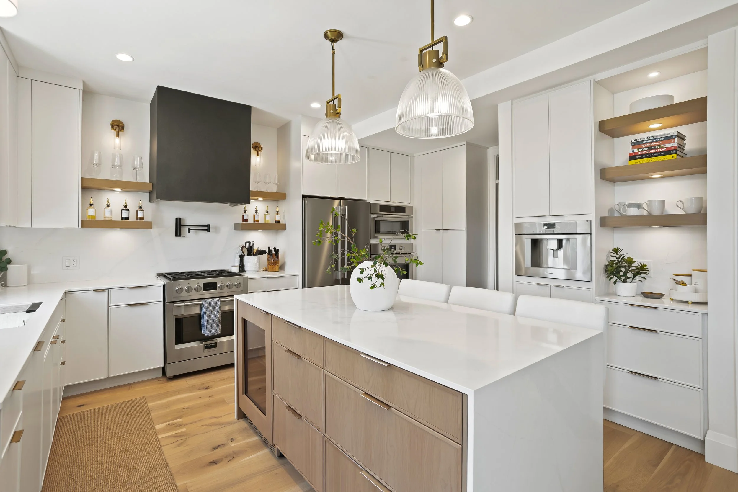 2201 Ladyslipper Cres-5.jpg