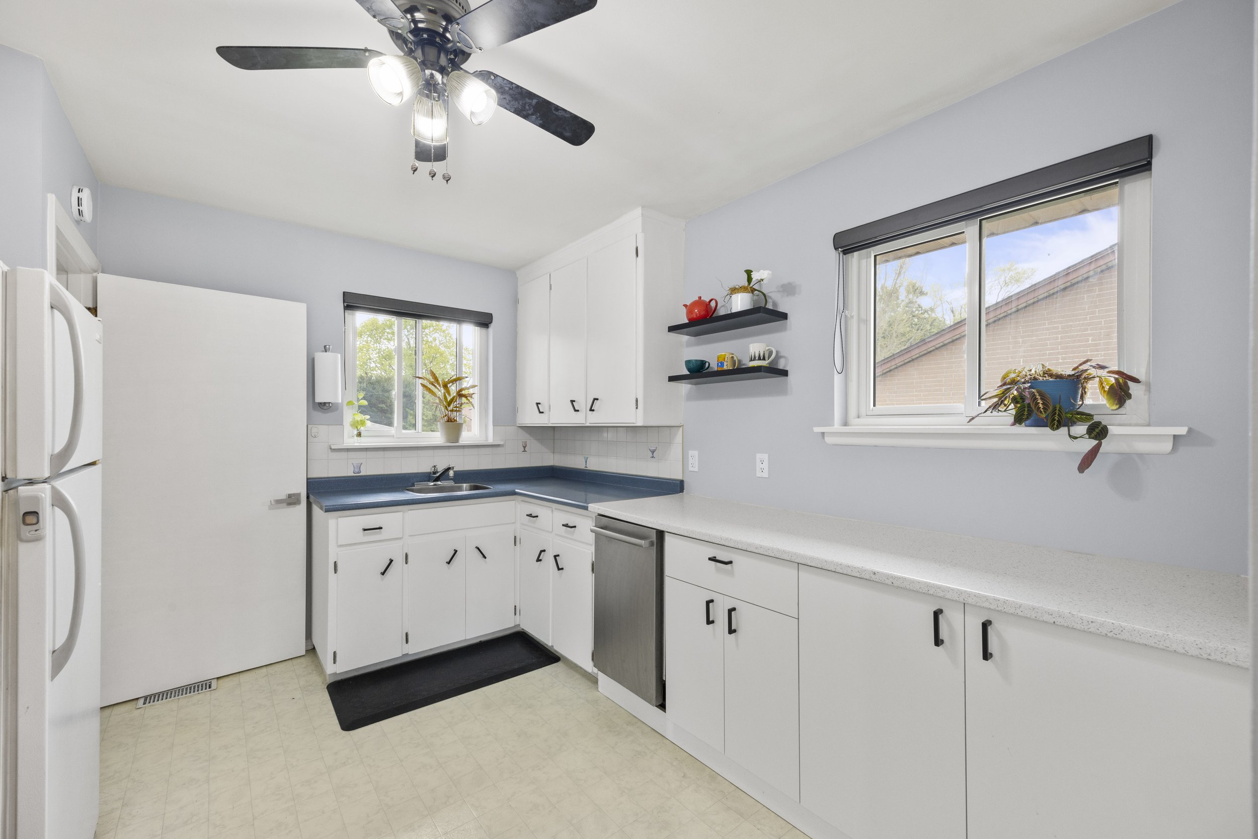 219 Burnside Dr -14.JPG