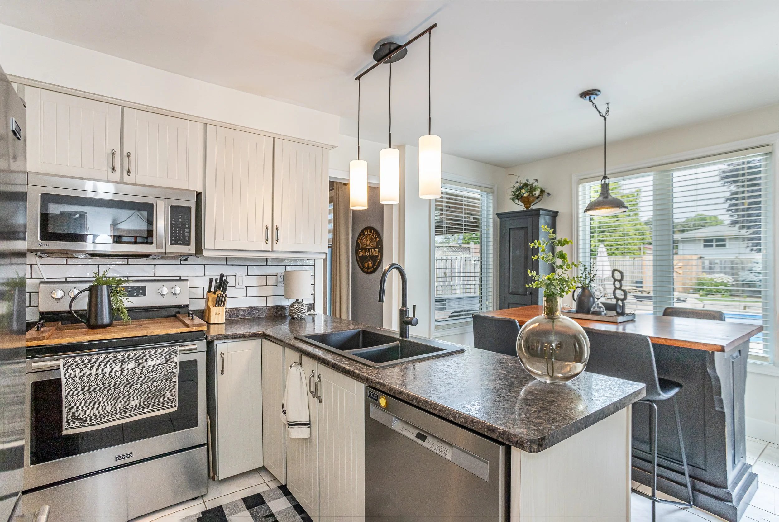 212 Bexhill Close-19.jpg