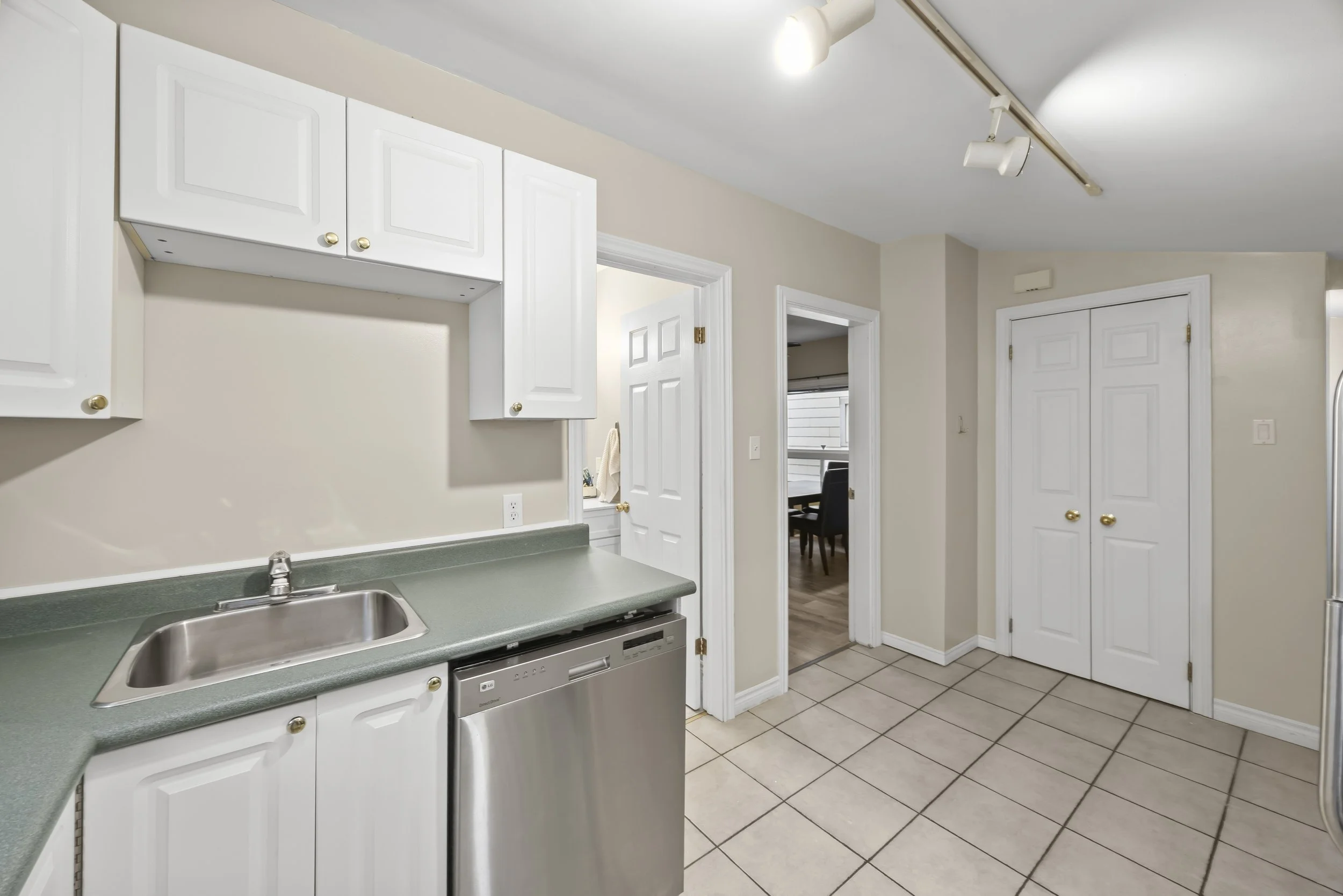 6 Ward St -21.jpg