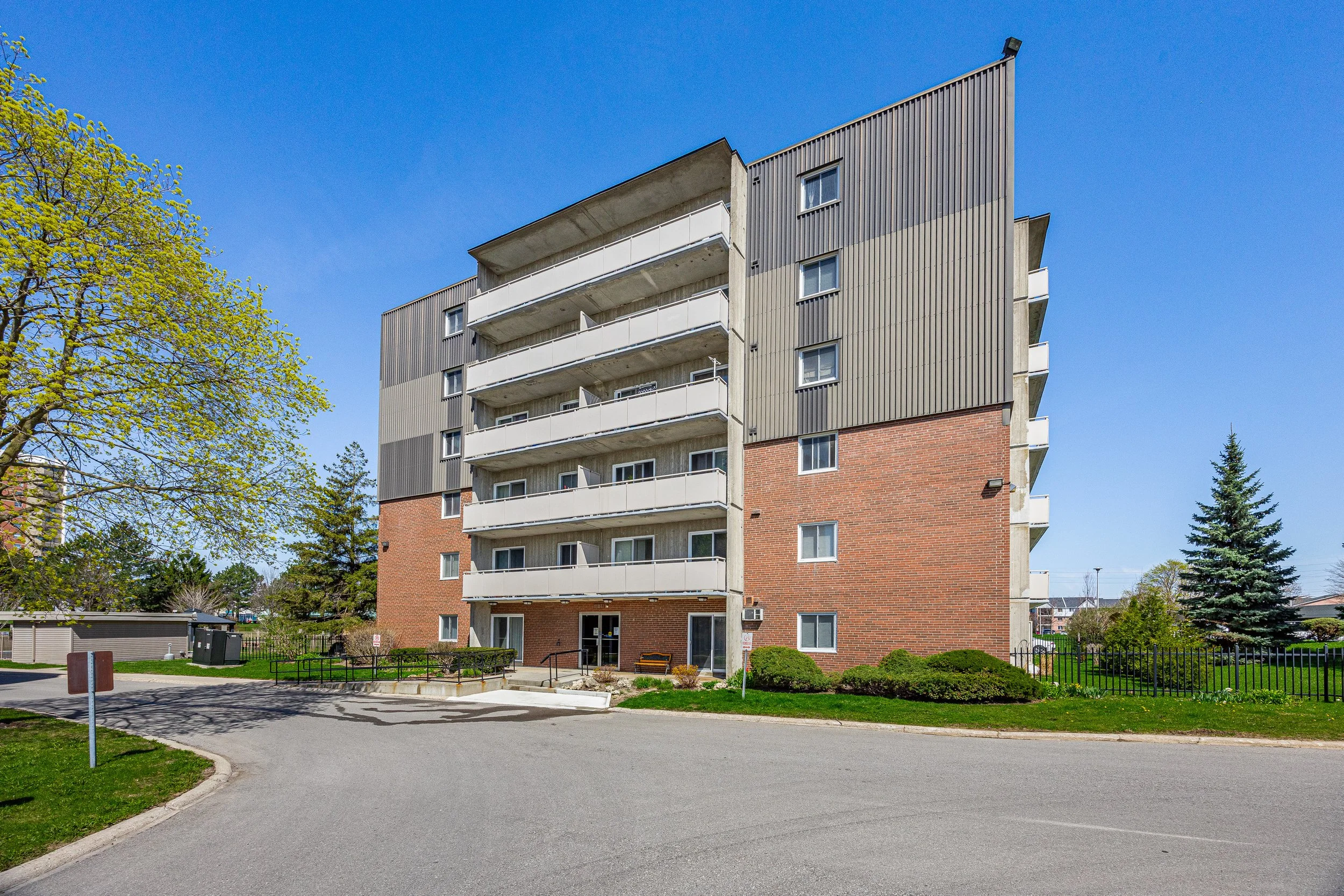 504-1104 Jalna Blvd -02.jpg