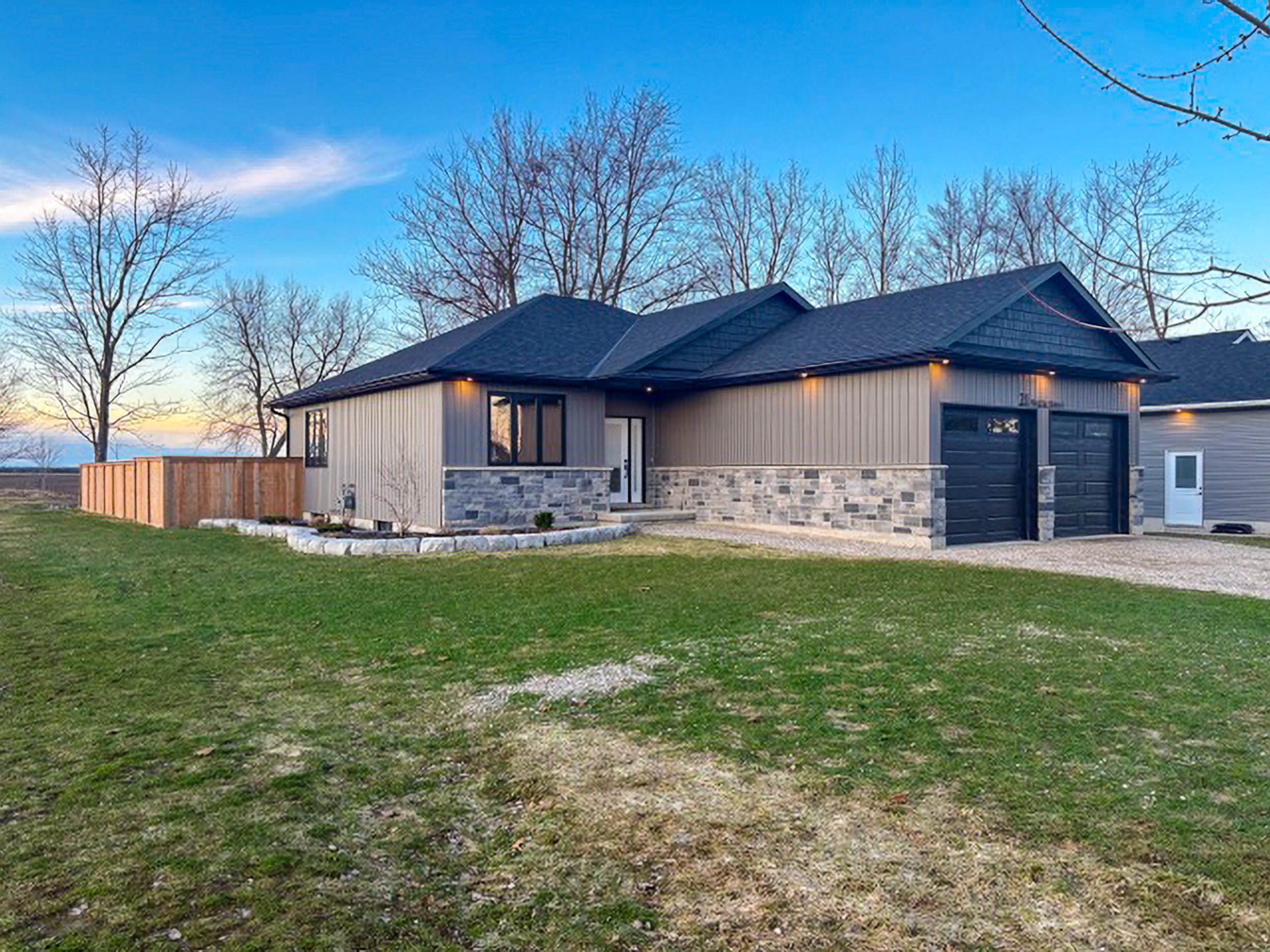 SUMMER - 21 Middle St-2.jpg