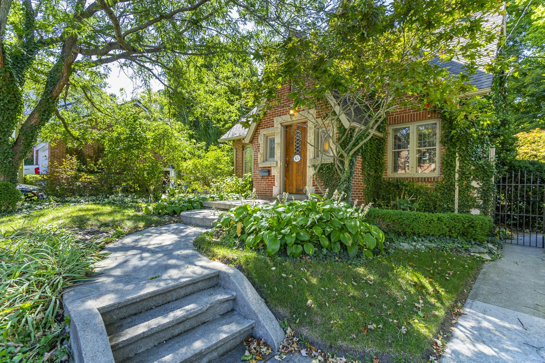 45 Carfrae Cres_03.jpg