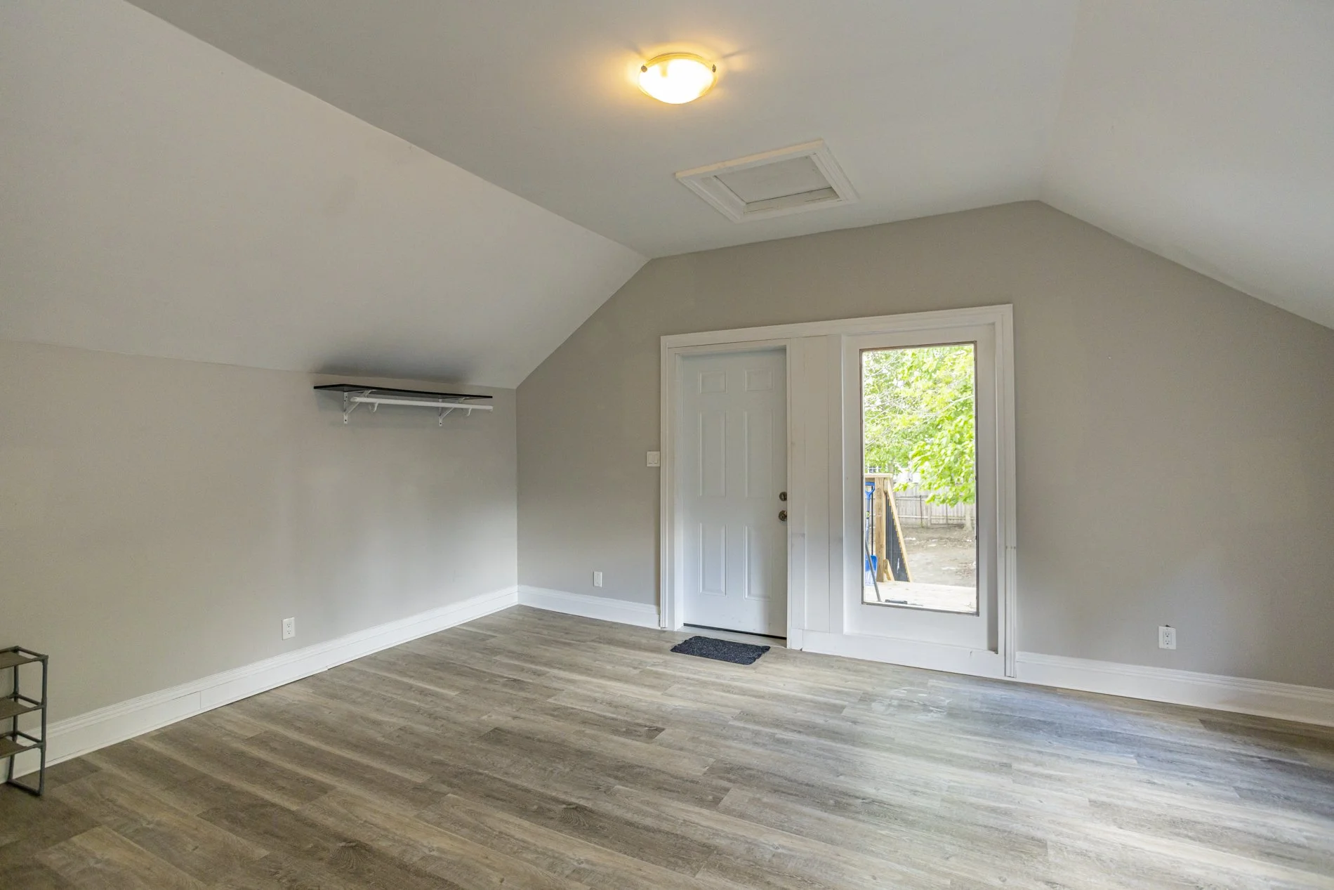 621 Dufferin Ave_24.JPG