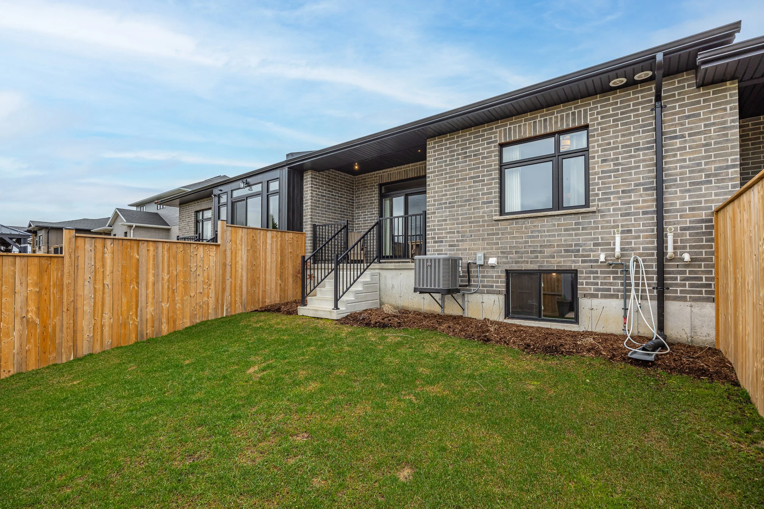 100 Rowe Ave -37.jpg