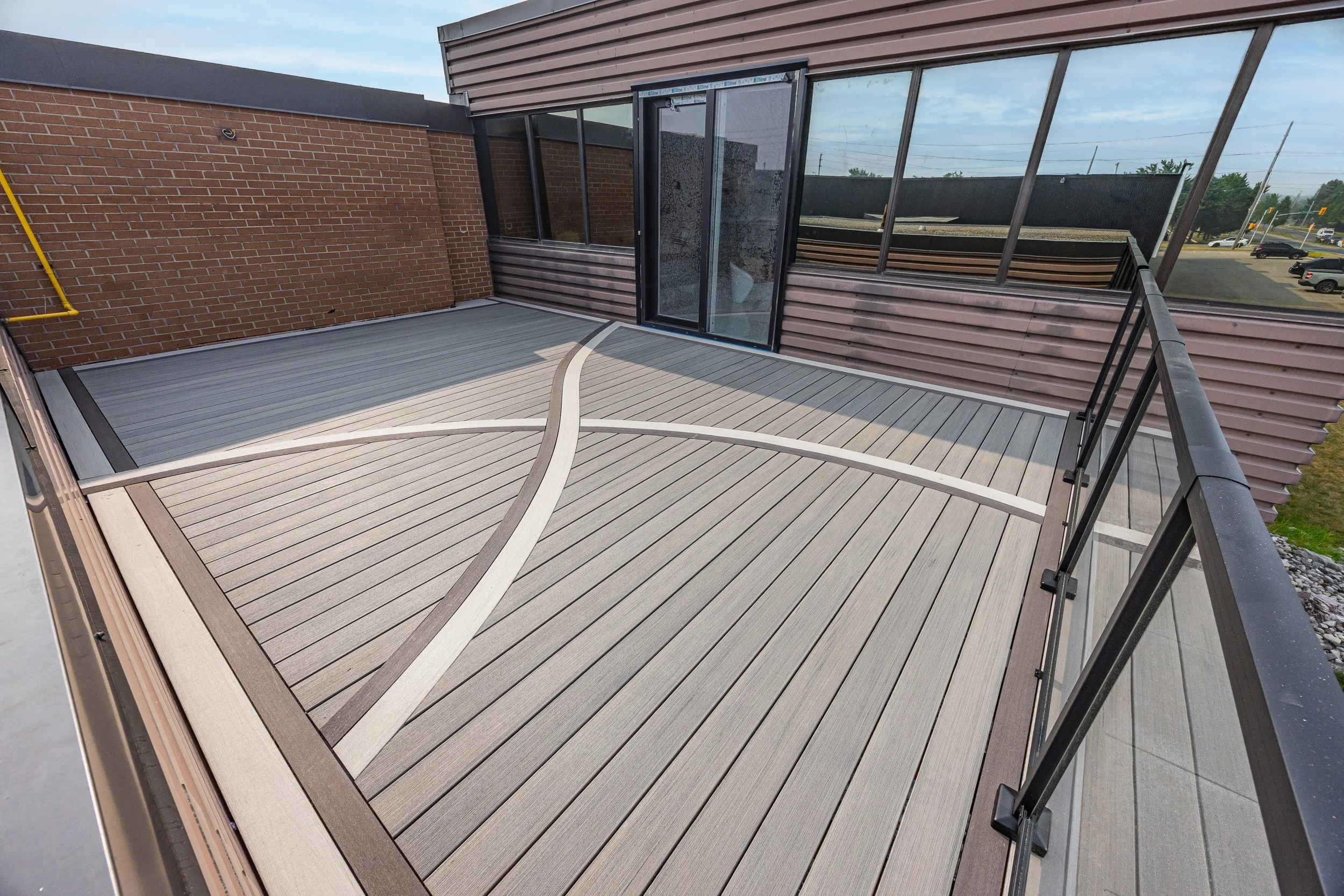 PHOTOS - 427 Newbold St-1.jpg
