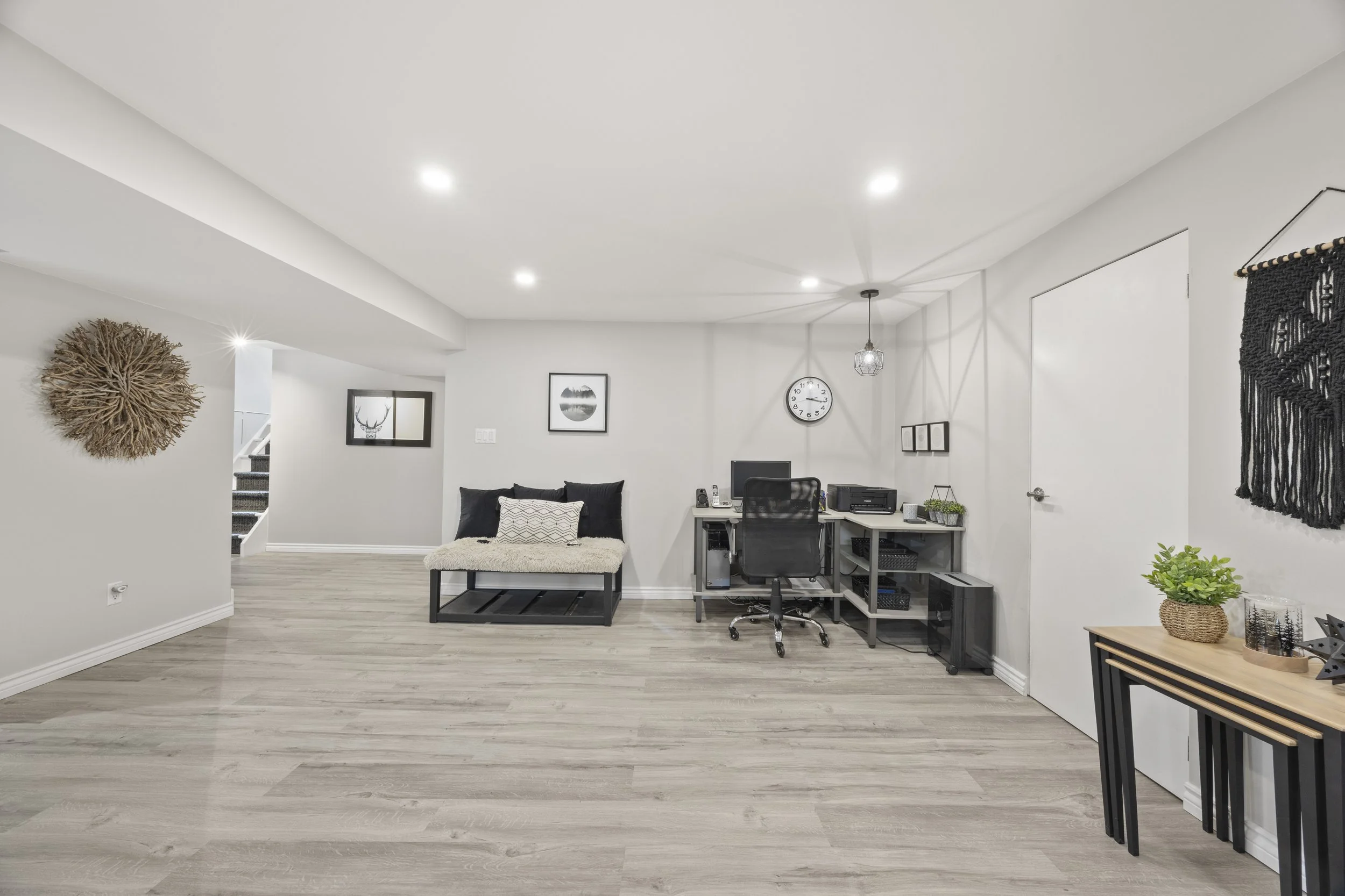 430 Magnolia Cres -31.JPG