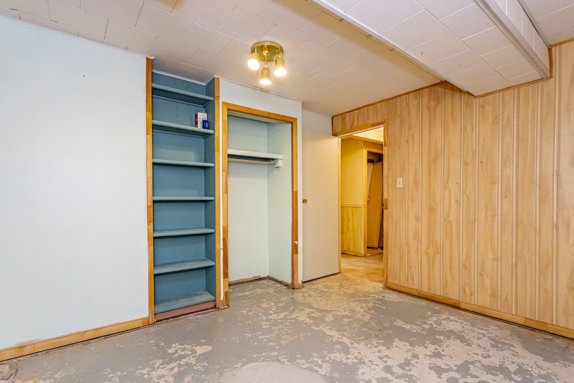 129 Nicholas Cres_38.jpg
