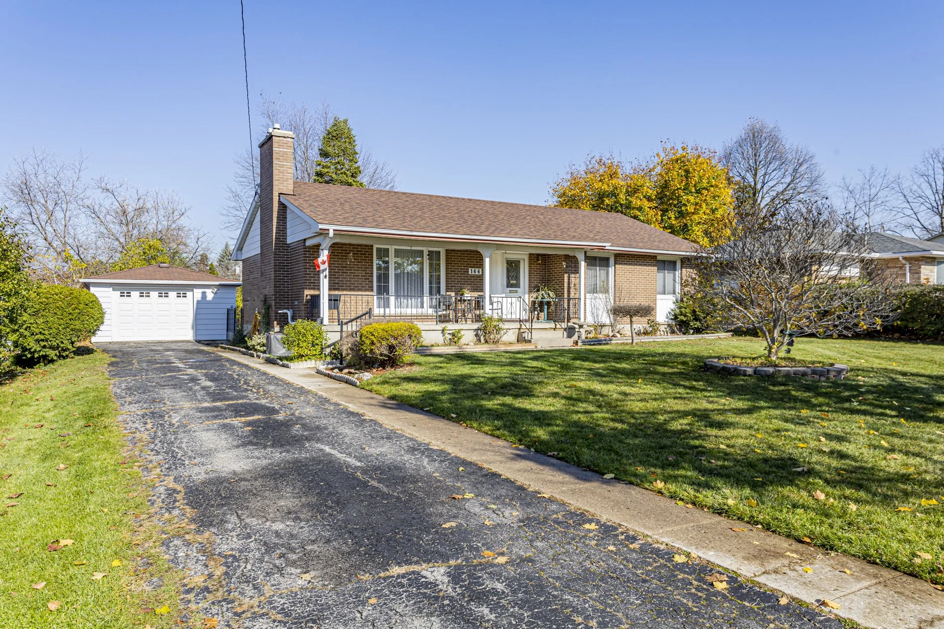 166 Base Line Rd W_01.JPG