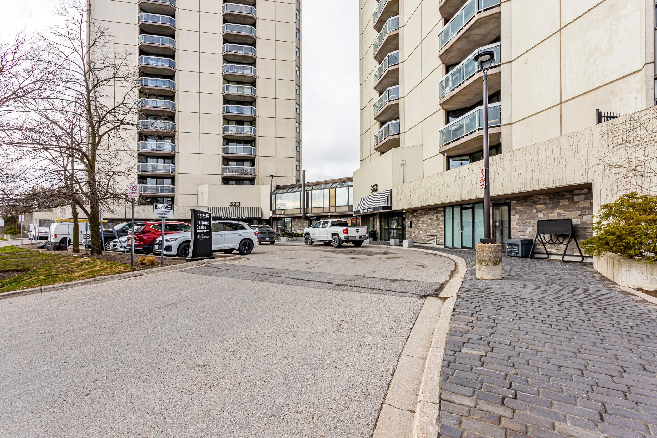 2602-363 Colborne St-4.jpg