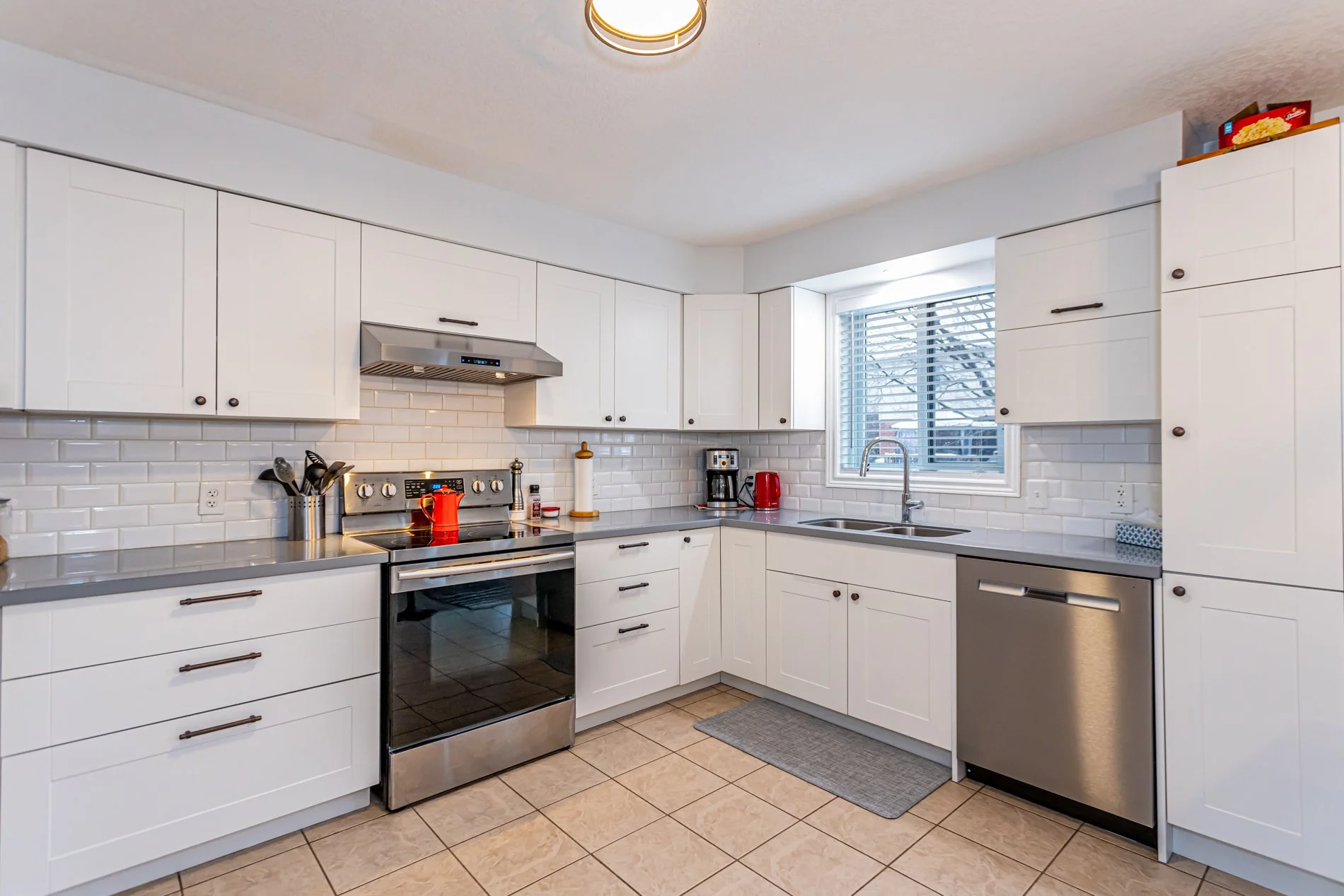2221 Lilac Ave-11.jpg