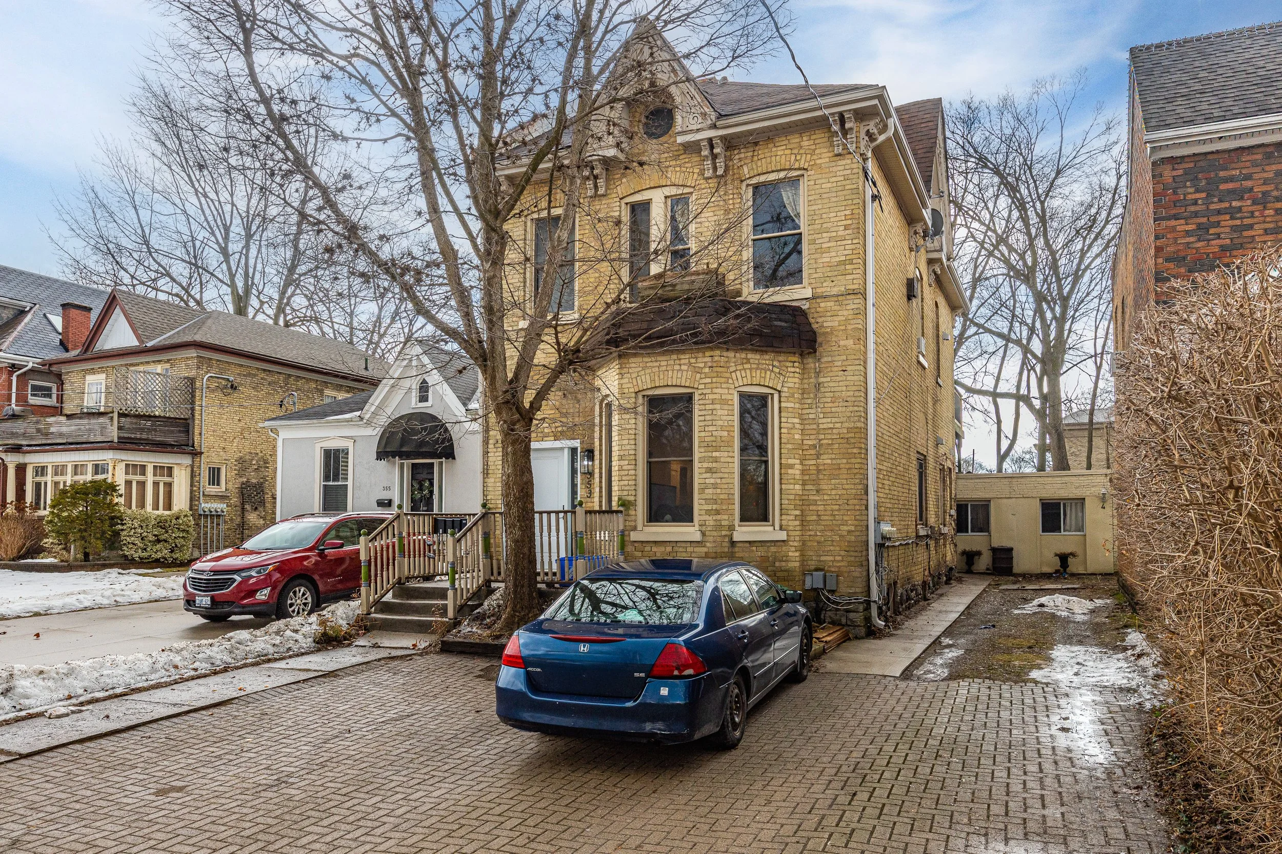 2-353 Central Ave -02.jpg