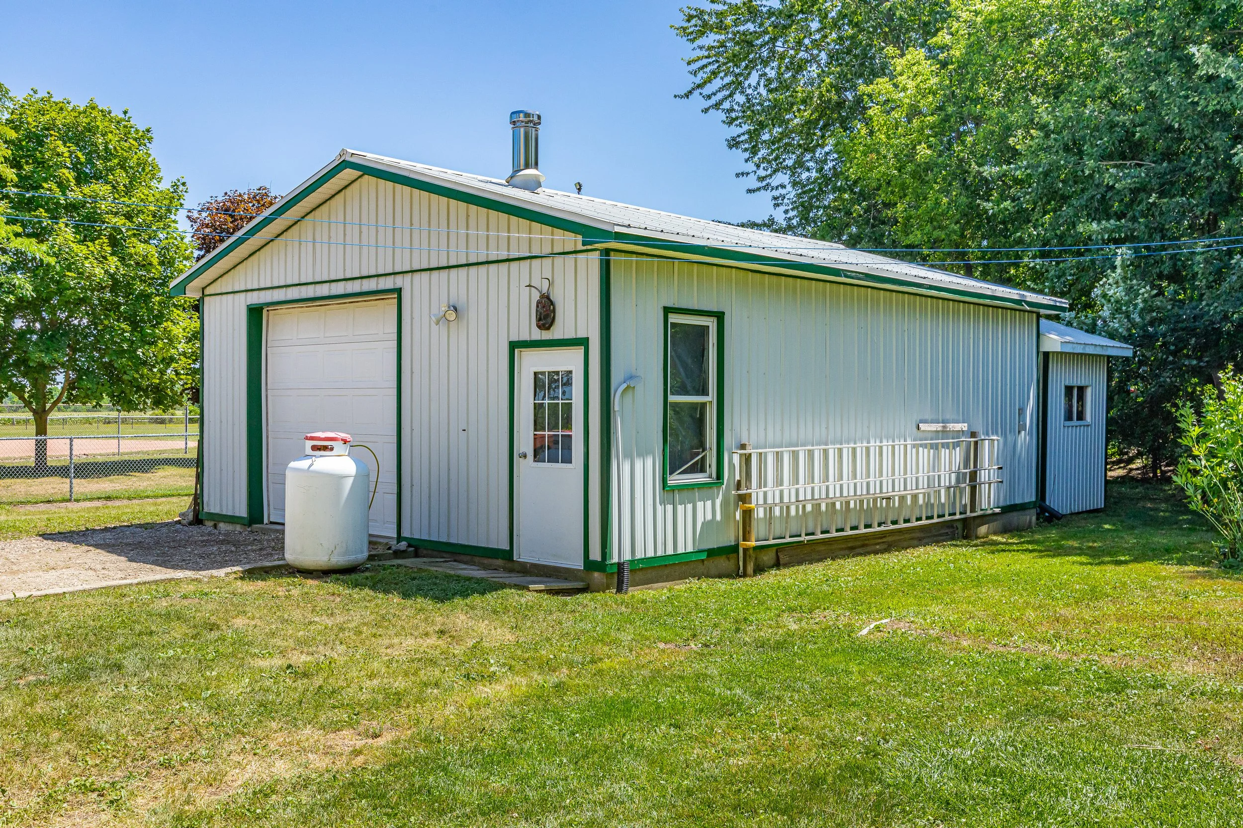 3229 Mcgillivray Dr -36.jpg