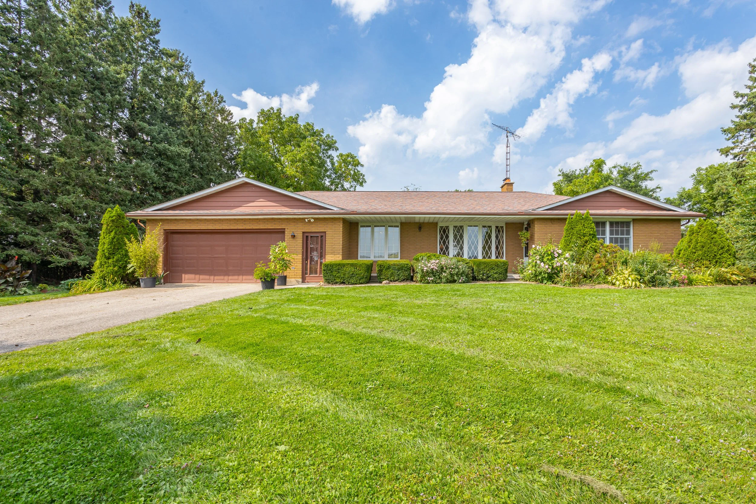 17988 Thorndale Rd-2.jpg