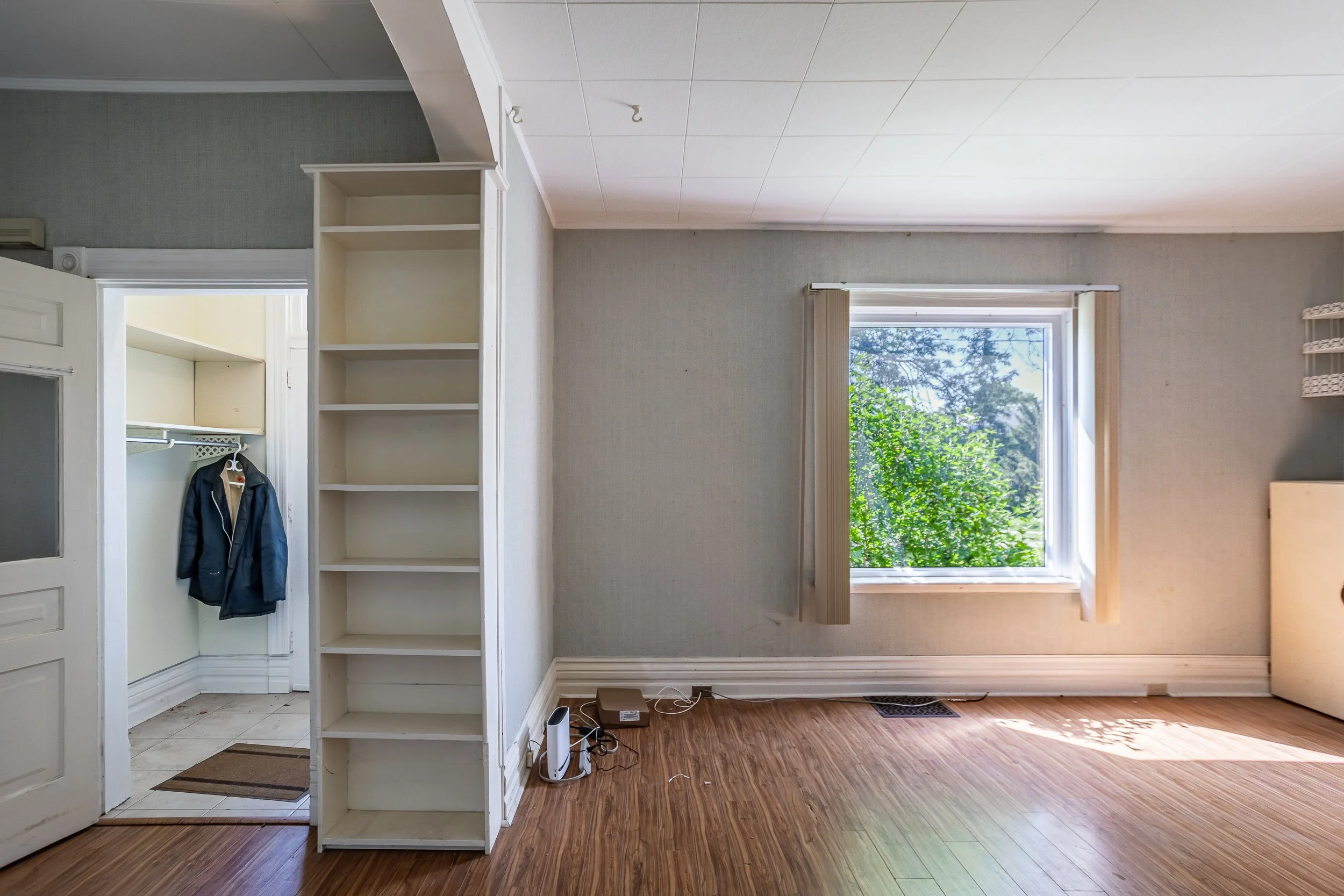 16 Kenneth Ave-7.jpg