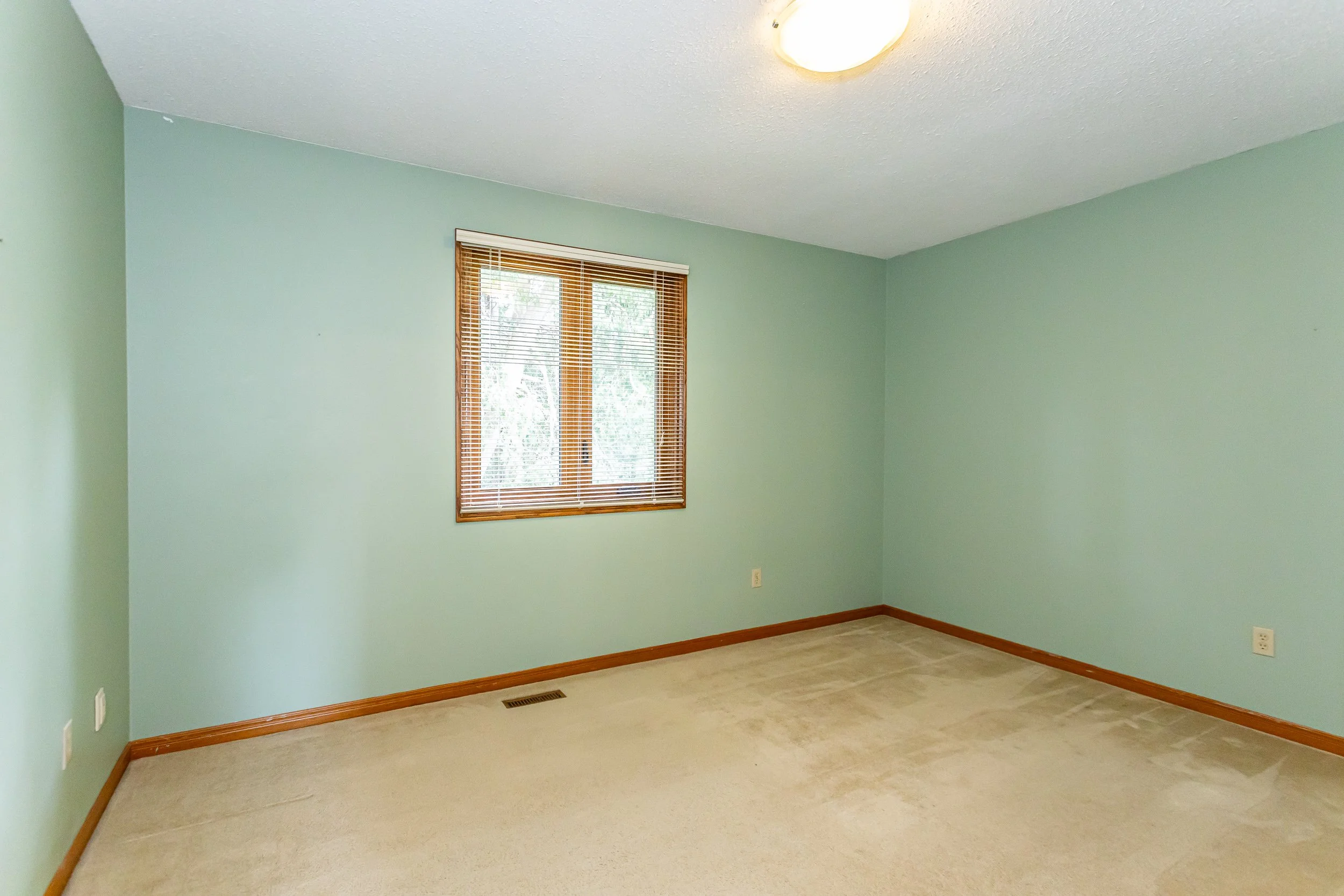 35 Shawna Rd-29.jpg