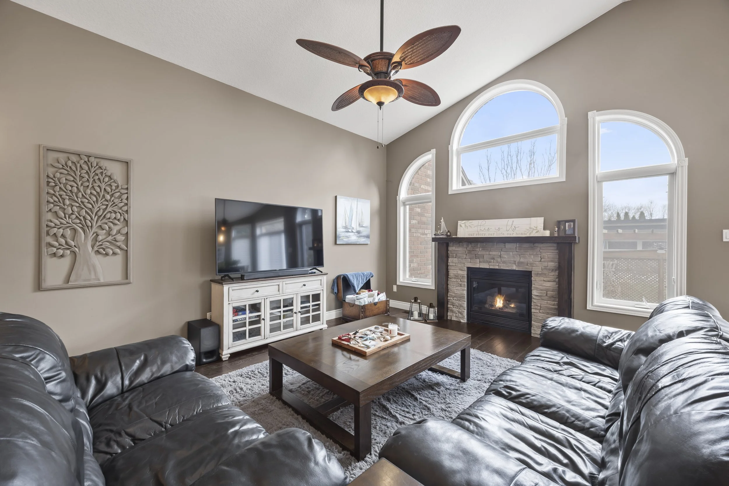 10159 Meadowlily Cres -10.JPG