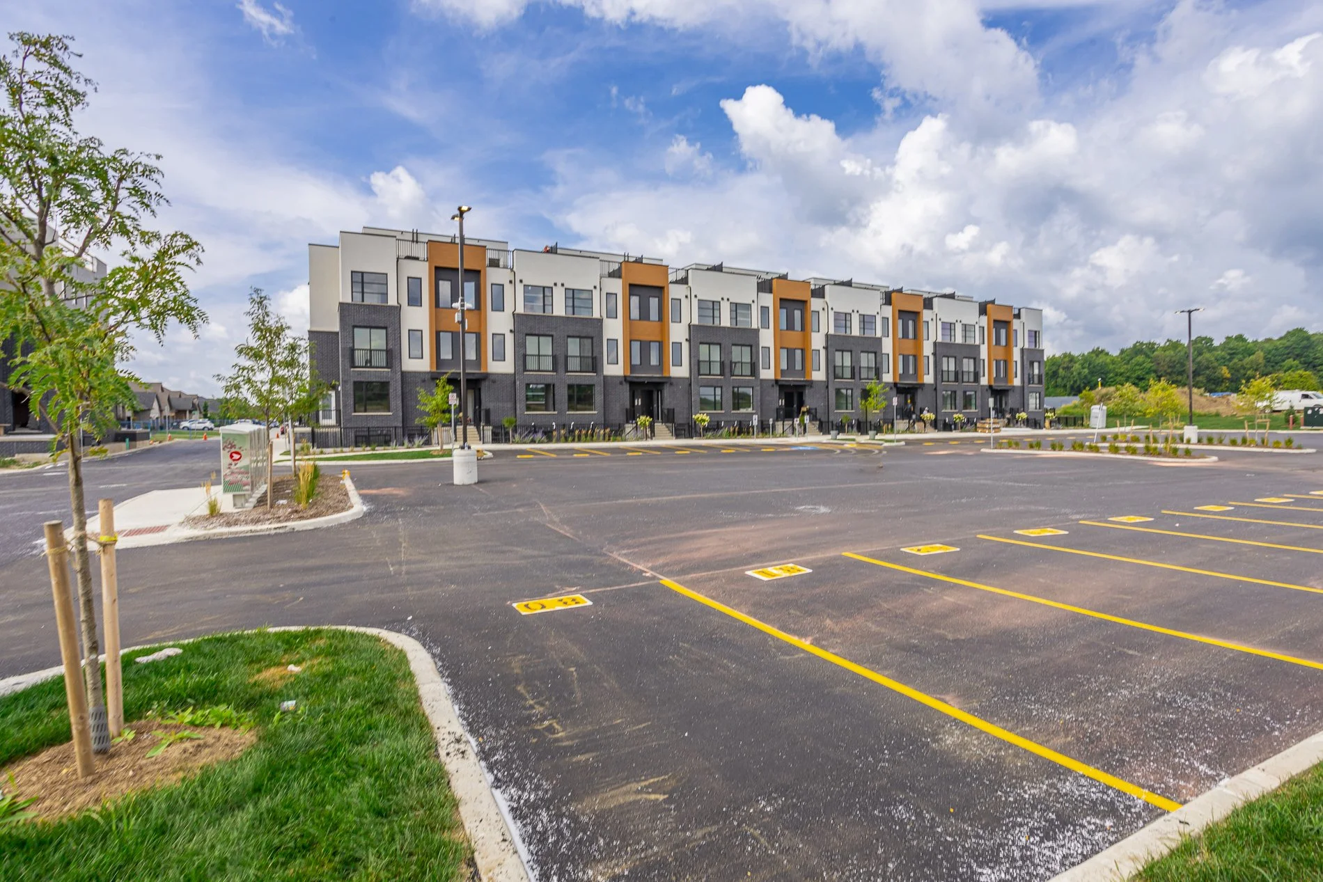 177-3900 Savoy St_05.jpg