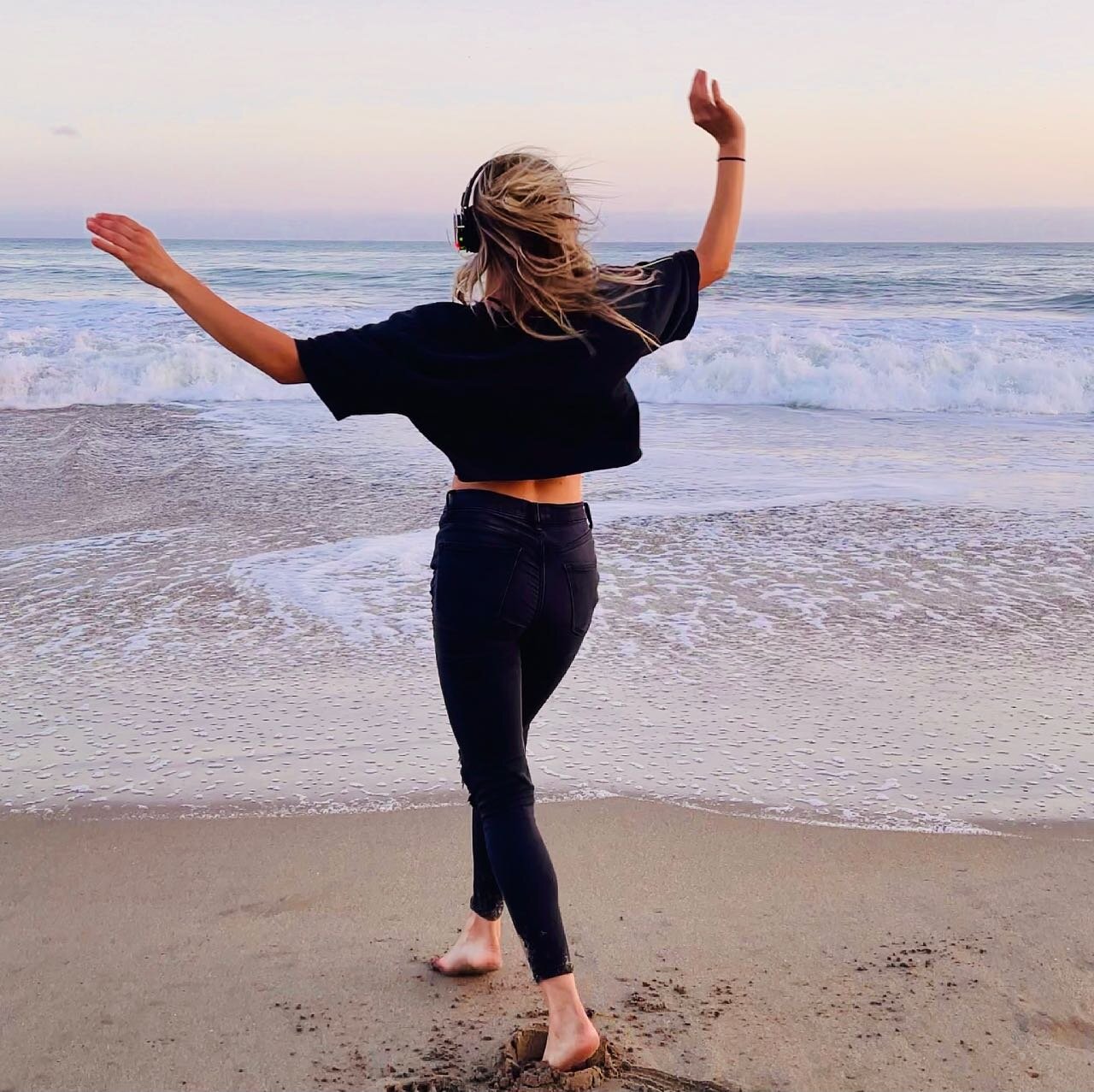 Go with the flow and where the winds blow ... &ldquo; And forget not that the earth delights to feel your bare feet and the winds long to play with your hair&rdquo; -Khalili Gibran, The Profit  #outdooryogasantacruz #santacruzyoga #santacruzdance #sa