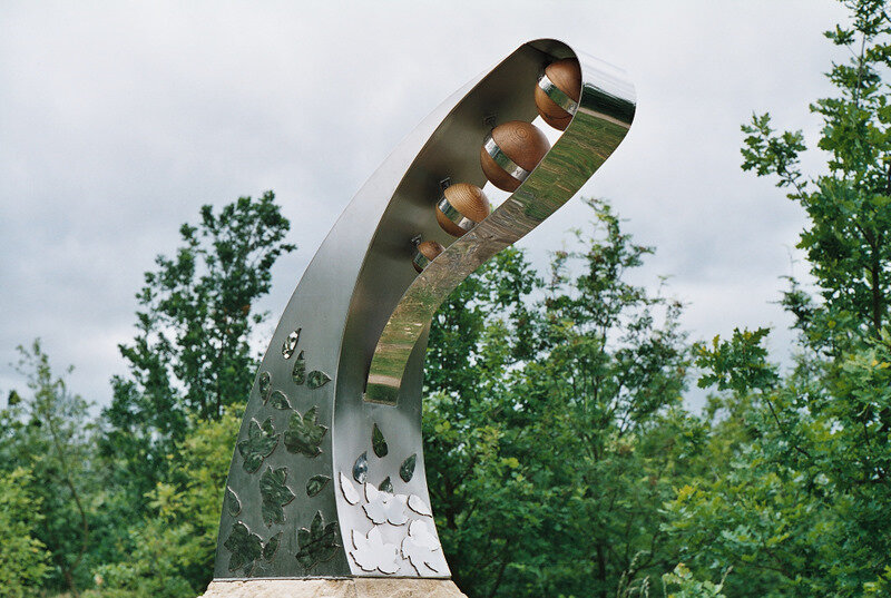 H&H Sculpture 1.jpg
