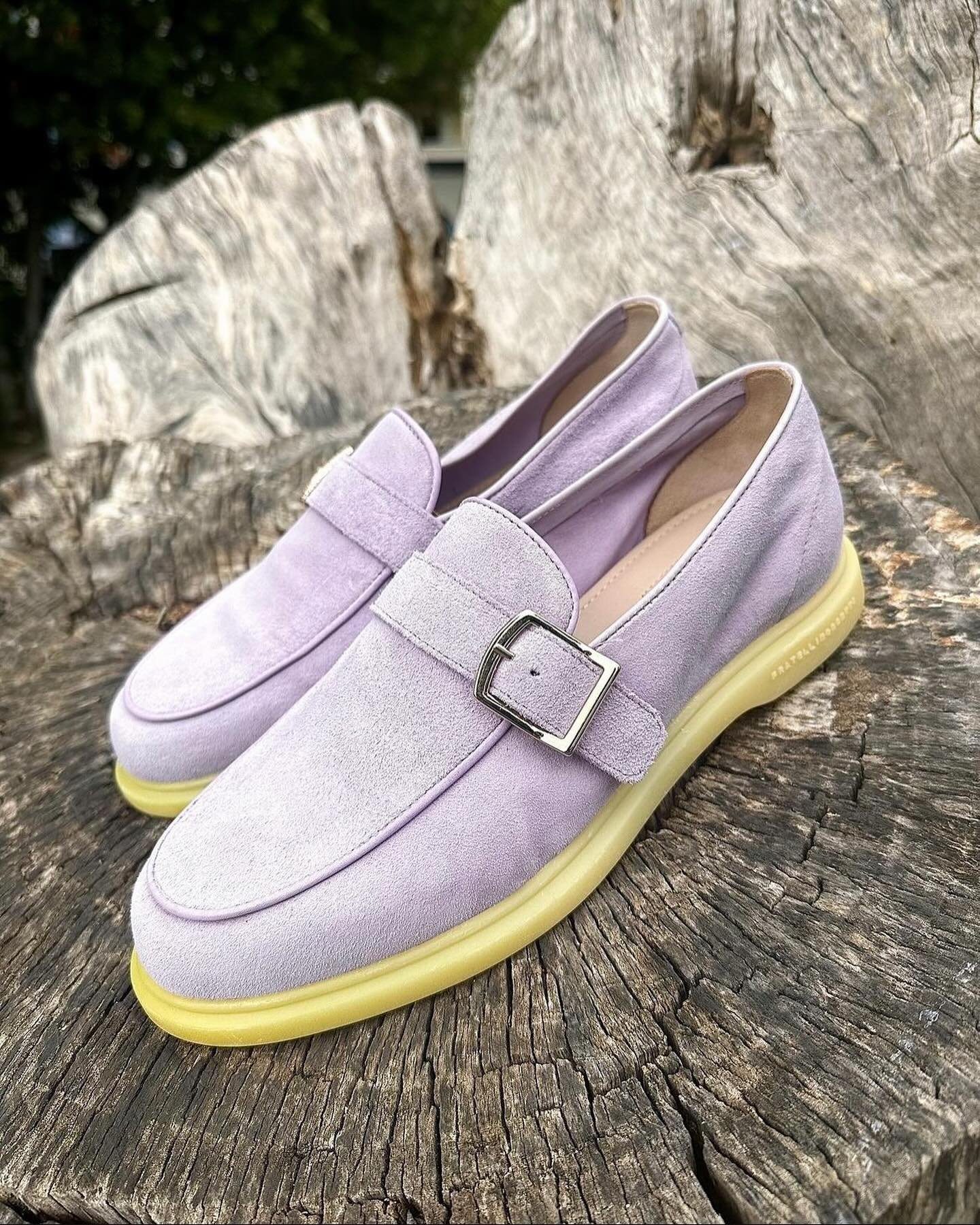 💜 Approach the warmer days with sophistication, with Fratelli Rossetti: a symbol of history, a timeless design that has evolved and fascinated us over the years.

Found them in out stores

📍Podgorica, Njego&scaron;eva 14
📍Budva, TQ Plaza