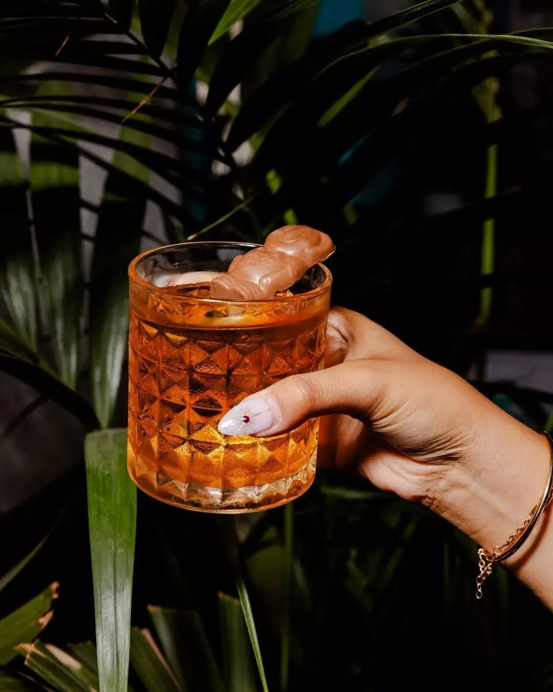 CARA-MELLOW OLD FASHIONED&nbsp;🍫&nbsp;Old school cocktail meets new school vibe.