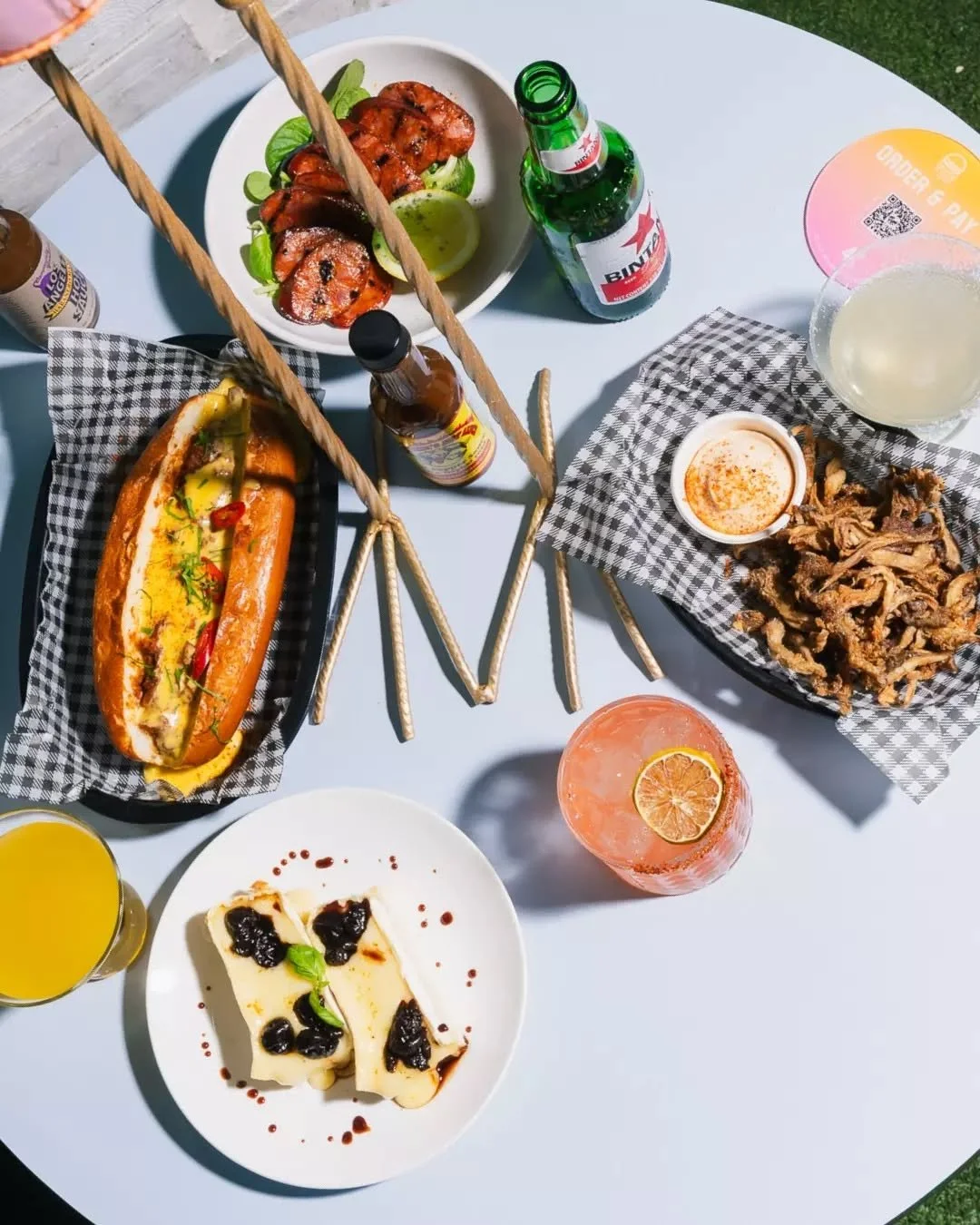 FEED THE GROUP&nbsp;✨&nbsp;Big plates and bites made to feed the whole crew... Don't forget your drinks!
