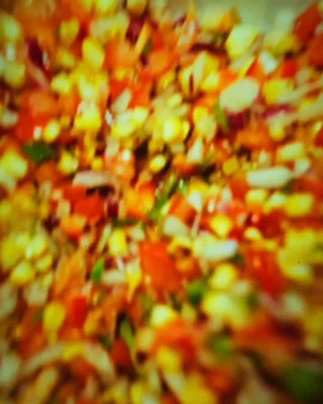 SALSA FRESCA

🌴 La Fiesta de Pilito came on and suddenly everyone in the kitchen had moves. 👩&zwj;🍳

Fresh tomatoes, coriander, lime, red onion. Made from scratch every single time.

The PICO DE GALLO just does not miss. 🍅