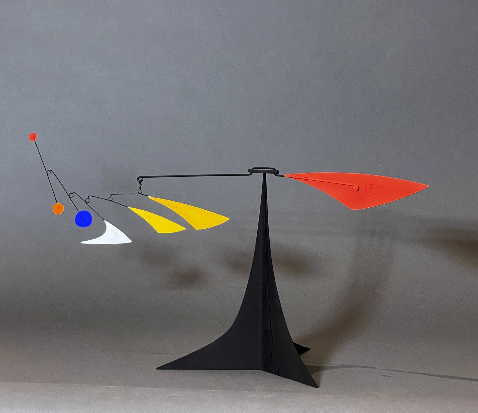 Accelerando 
(11"h x 19.5"w x 24"d)
Aluminum & Steel

