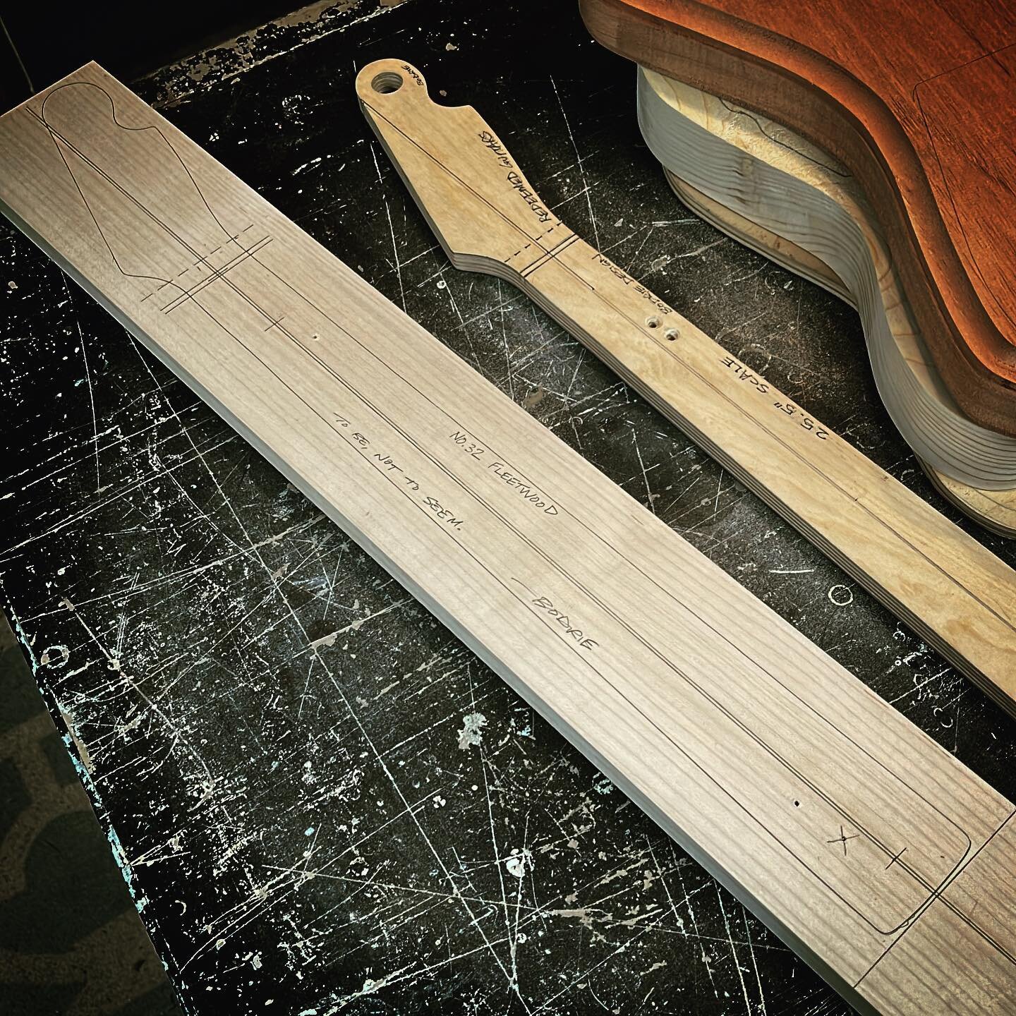 Planning to work on necks this weekend. Need to get them caught up to the bodies. 

#redeemedguitars #redeemeddeville #redeemedfleetwood #maple #hardmaple #tobenottoseem