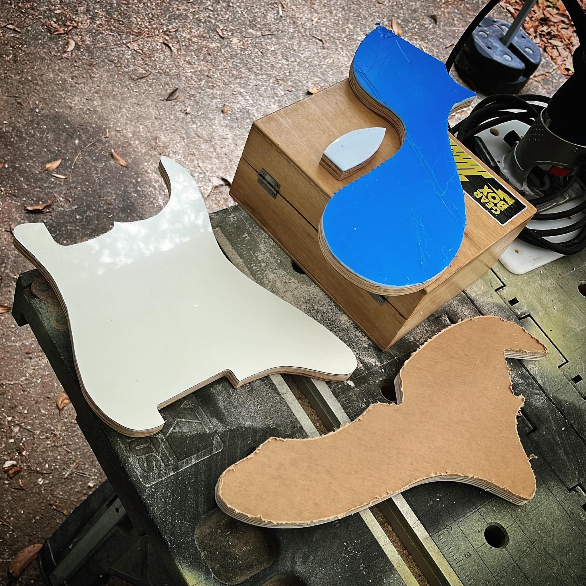 Making some pickguards today. Can you guess all three guitars?

#redeemedguitars #pickguard #pickguards #custom