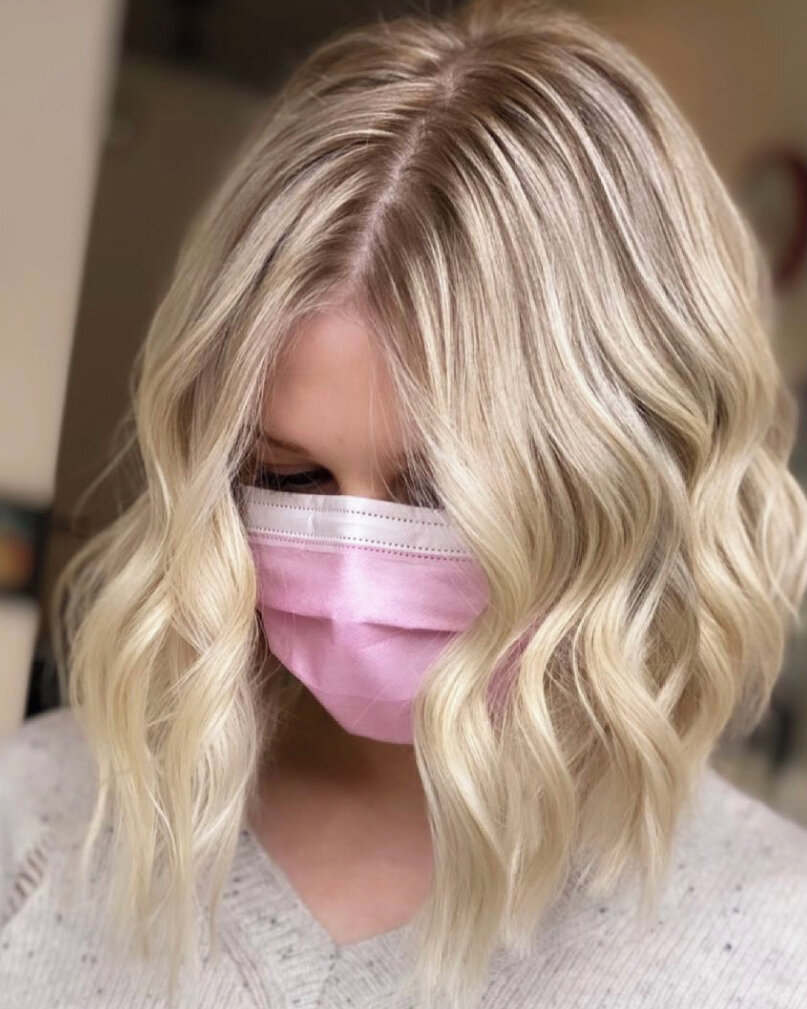 When you can&rsquo;t tell where her highlights start&hellip;.that&rsquo;s a true BLEND! 😍😍⁣
⁣
@coloredbyabby's client Alyssa comes and gets #babylights every 4 months &mdash; it gives her a natural smudge root look for easy grow out. She can be as 