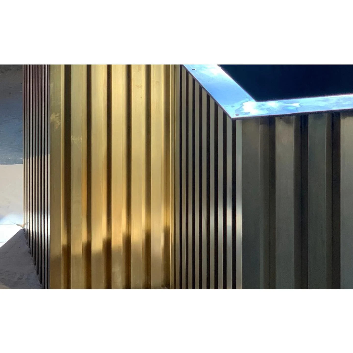 // Work in progress // 
.
#laitonpatiné#meublesurmesure#piecedexception#mobilierunique#artanddesign#designfutniture#pascalinelefebvrecreation 
👉🏻 staystunned 
.