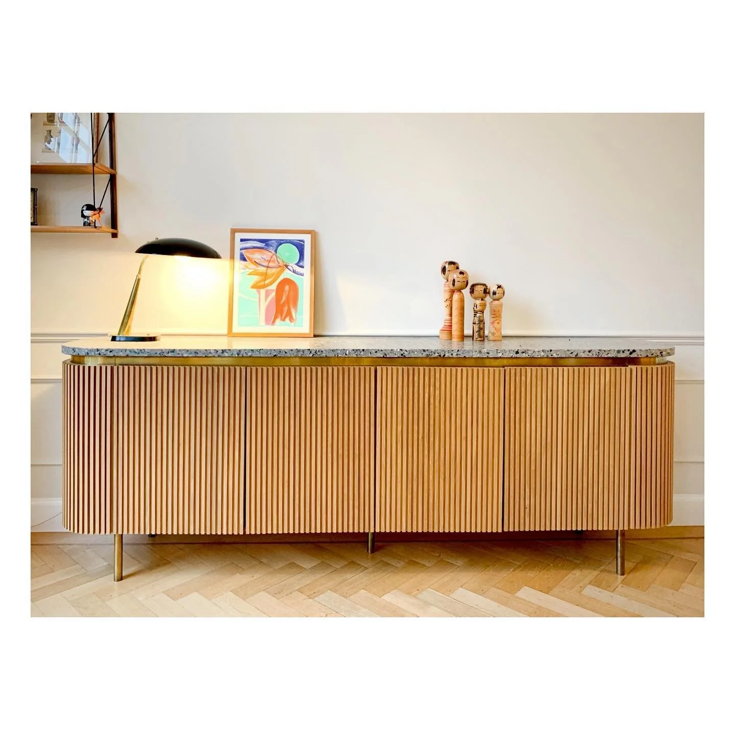 // BUFFET N*1 // 
//chêne vieilli / laiton poli / granito//
.
#buffetsurmesure#homefurnituredesign#laitonpoli#boissculpté#granitosurmesure#belgiandesigner#buffetN1#customfurniture#pascalinelefebvrecreation
.
.
 design by @pascalinelefebvre 
.
.