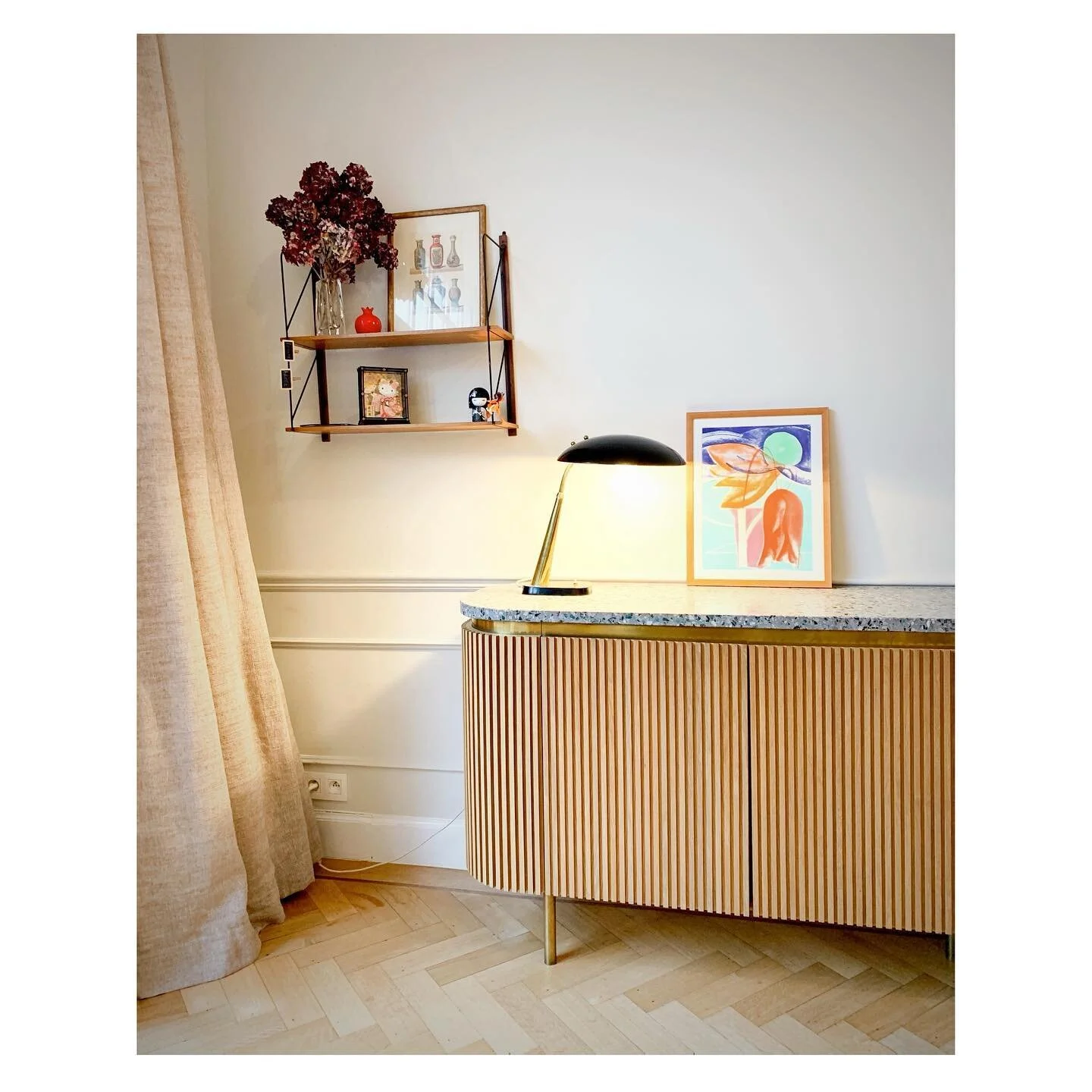 // BUFFET N*1 // ch&ecirc;ne vieilli / laiton poli / granito//
.
#buffetsurmesure#homefurnituredesign#laitonpoli#boissculpt&eacute;#granitosurmesure#belgiandesigner#buffetN1#customfurniture#pascalinelefebvrecreation
.
.
 design by @pascalinelefebvre 