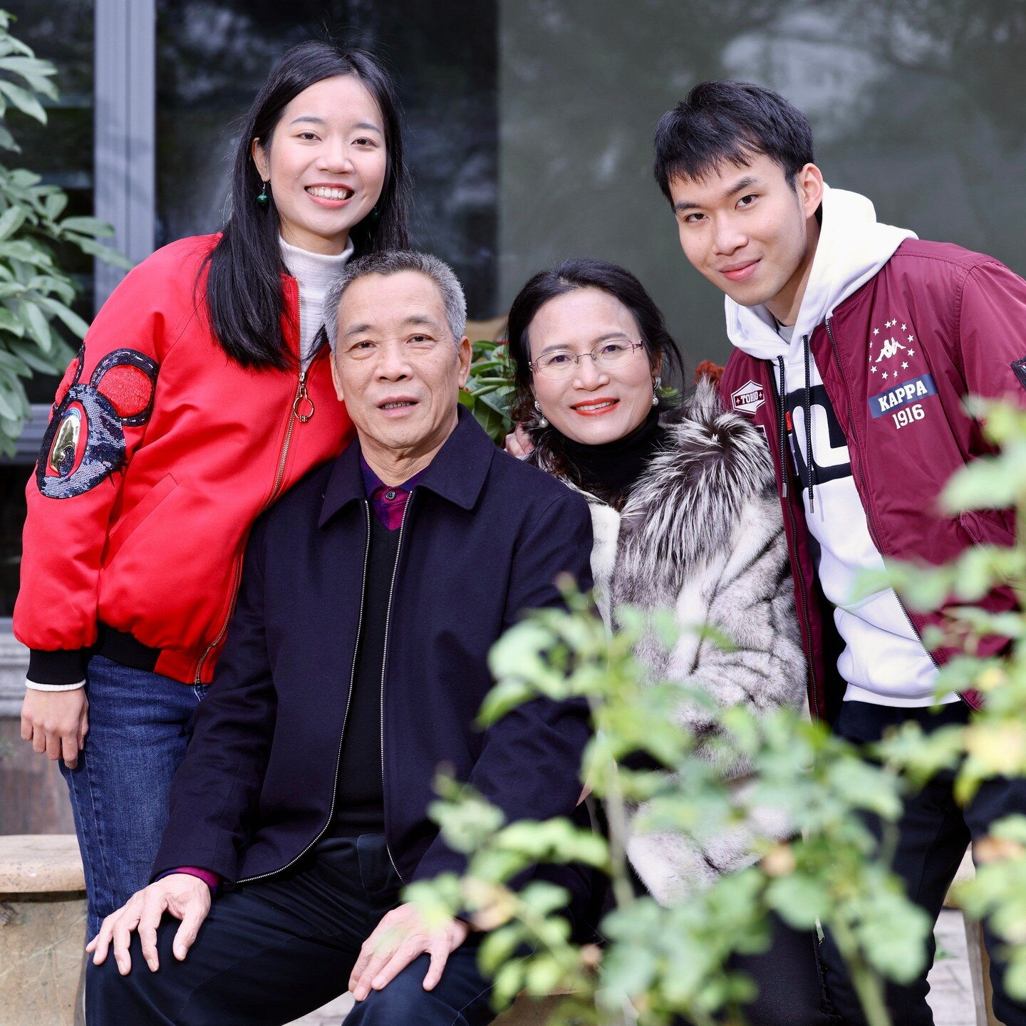 Last part of Jiawen's generosity story! 👏😍

(3/3) Through my family, I learned that generosity stems from humility and thankfulness. 

Because my parents were self-made in their business, they always had the mindset of telling me to not accept disc