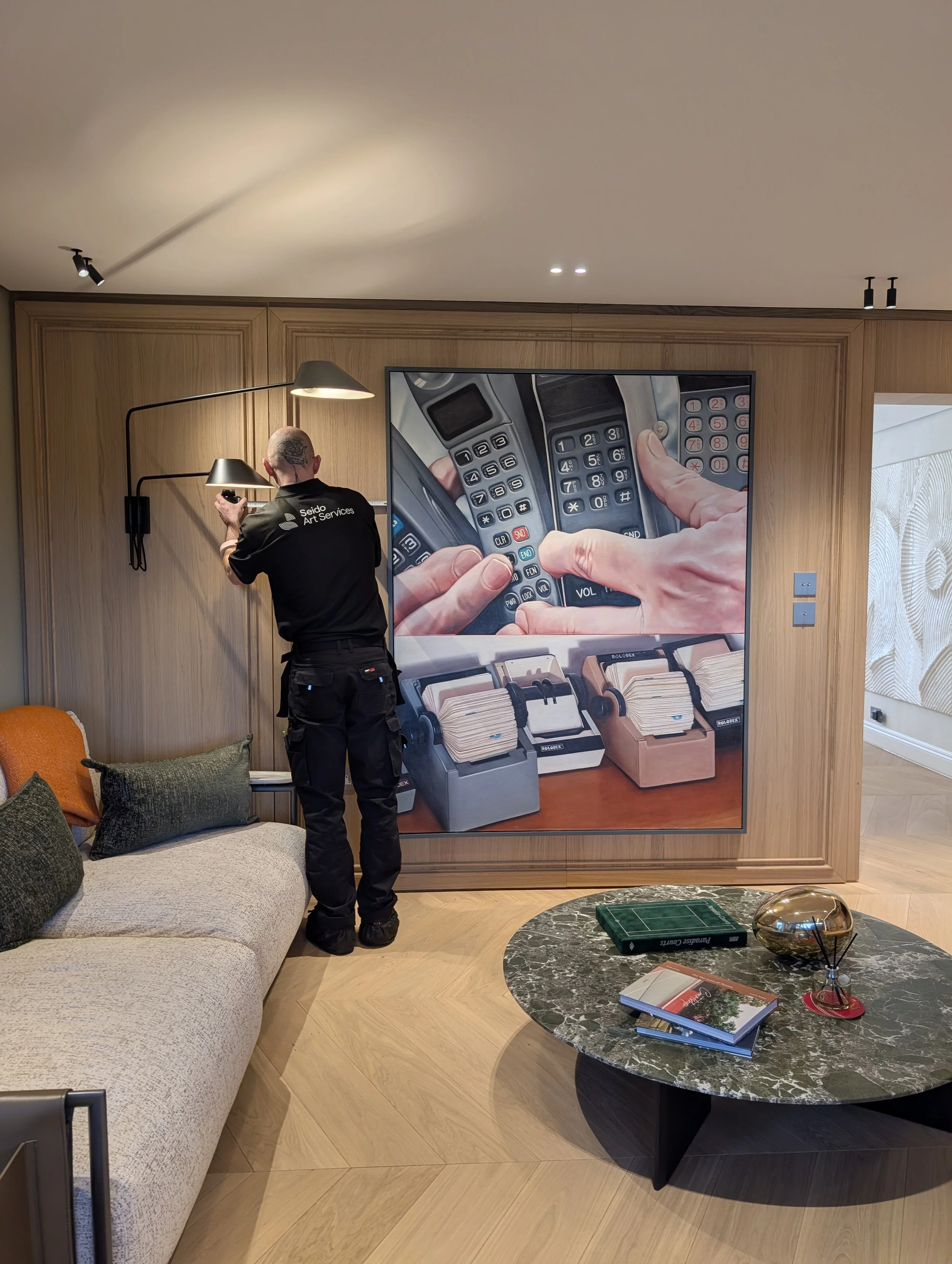How to Choose a Professional Picture Hanging Company in London